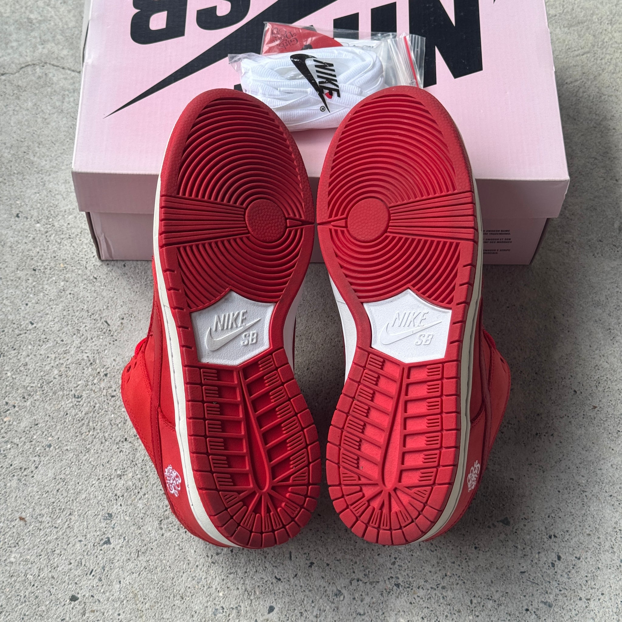 10 US - NIKE SB DUNK LOW GIRLS DONT CRY W BOX 2017