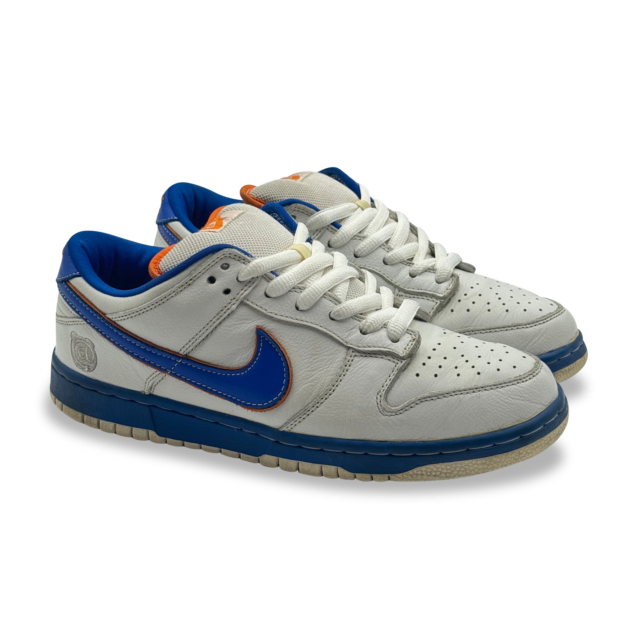 9 US - NIKE SB DUNK LOW MEDICOM 1 2004