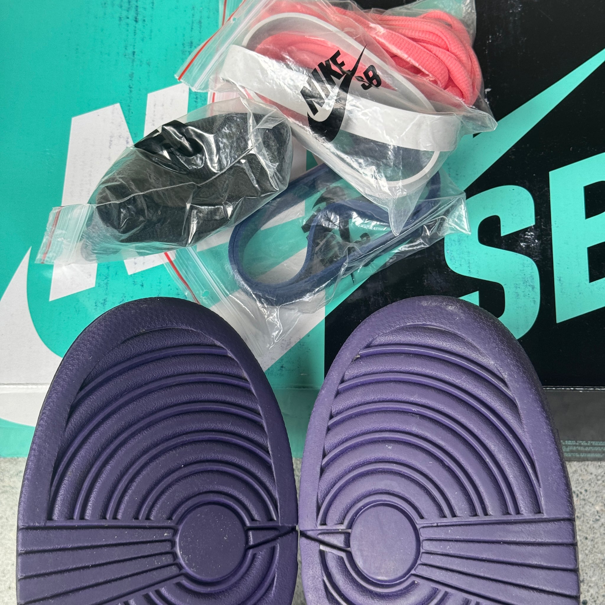 10 US - NIKE SB DUNK LOW PURPLE LOBSTER SPECIAL BOX 2018