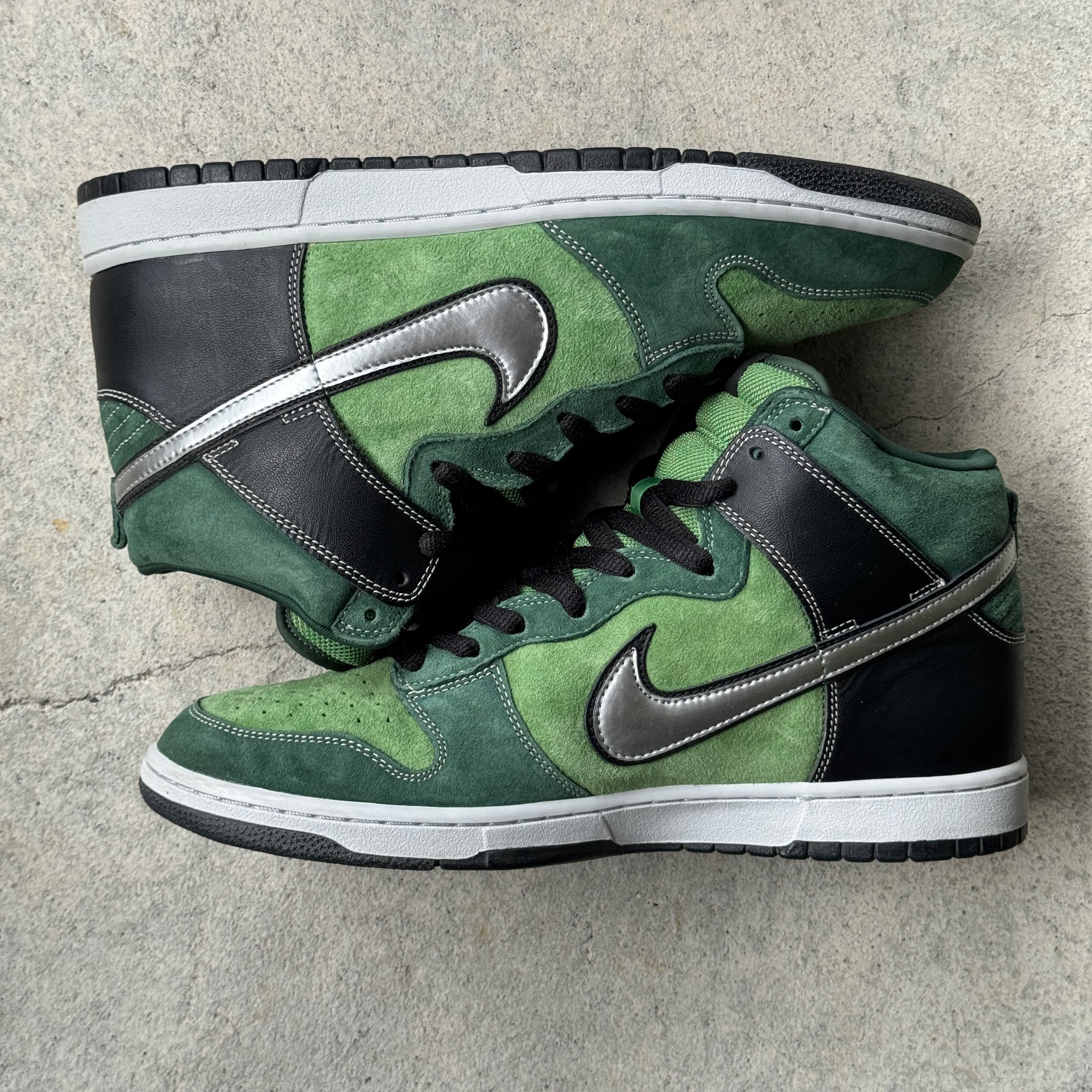 12 US - NIKE SB DUNK HIGH BRUT W BOX 2007