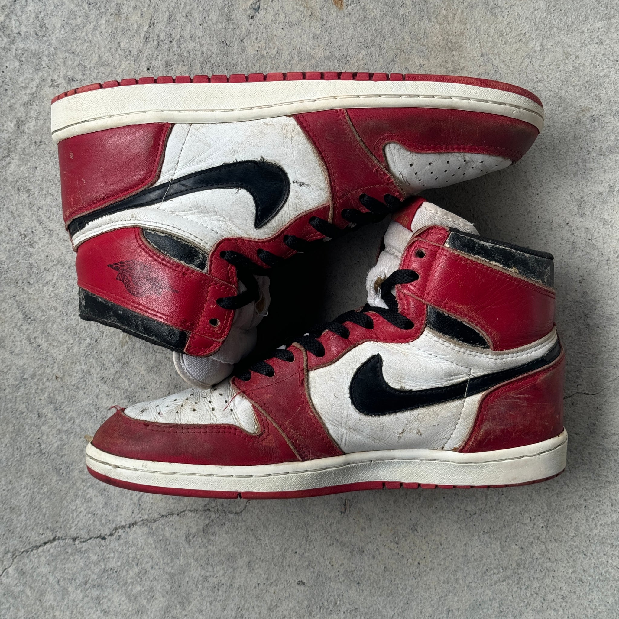 10 US - JORDAN 1 CHICAGO 1985