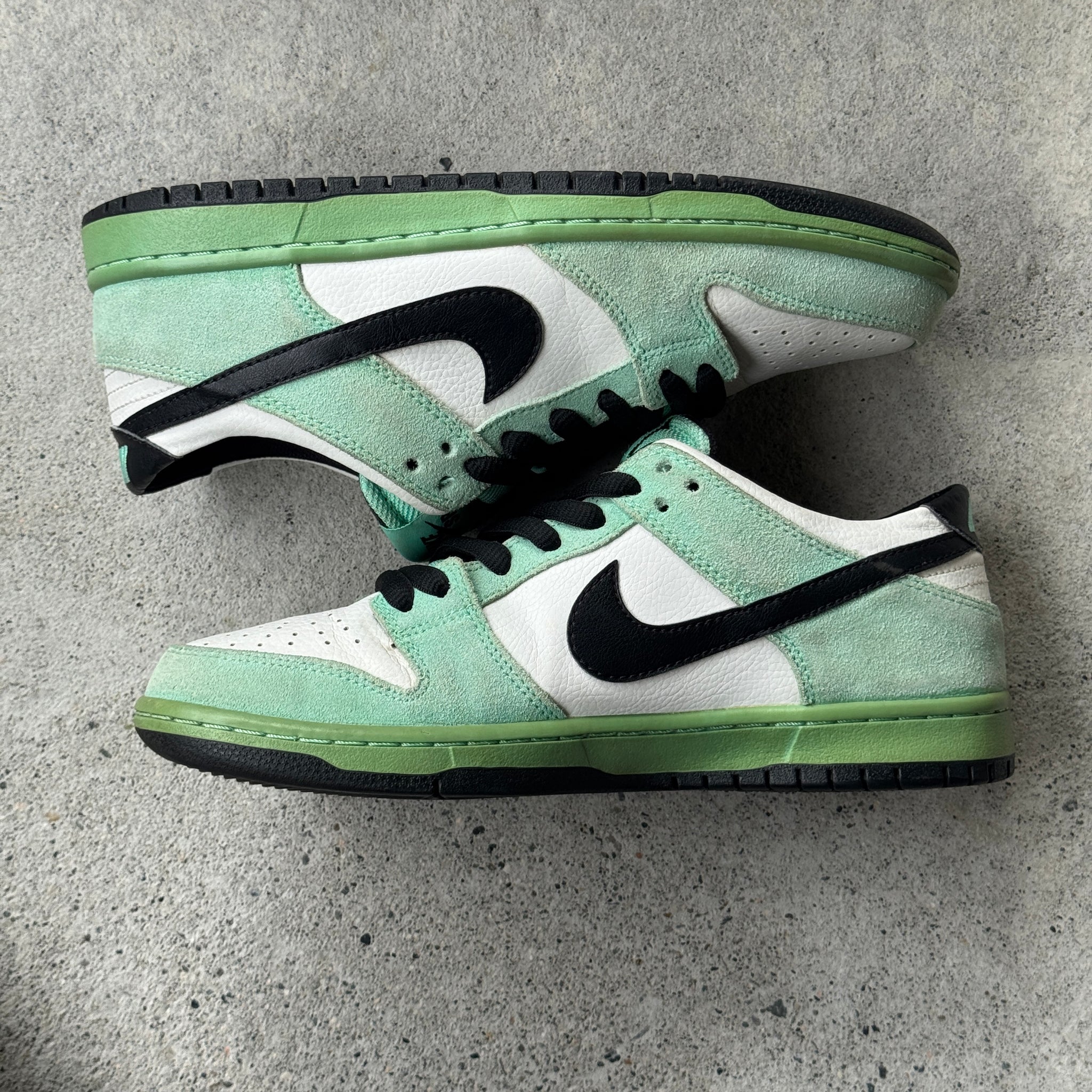 8.5 US - NIKE SB DUNK LOW SEA CRYSTAL 2016