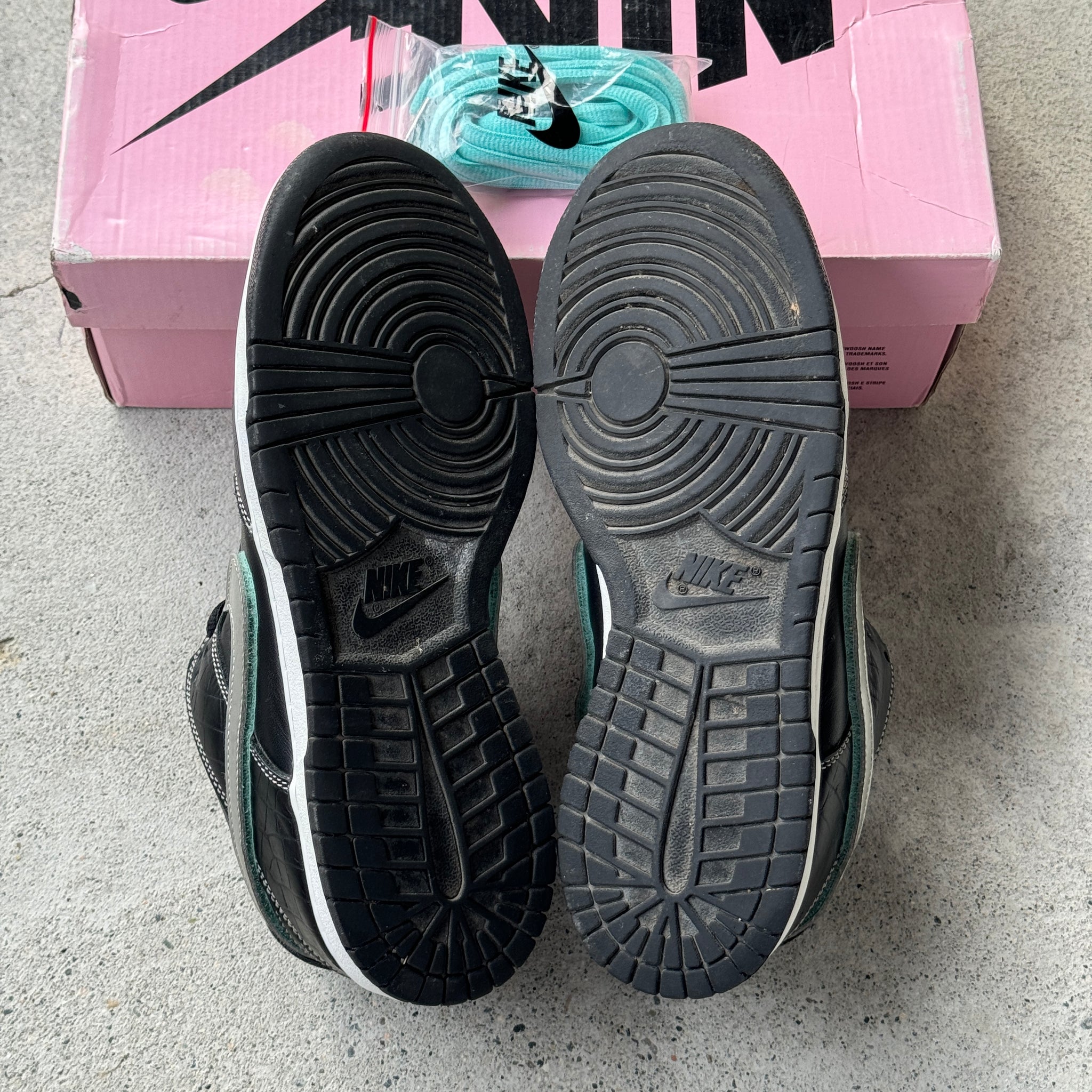 9.5 US - NIKE SB DUNK LOW BLACK DIAMOND W BOX 2018