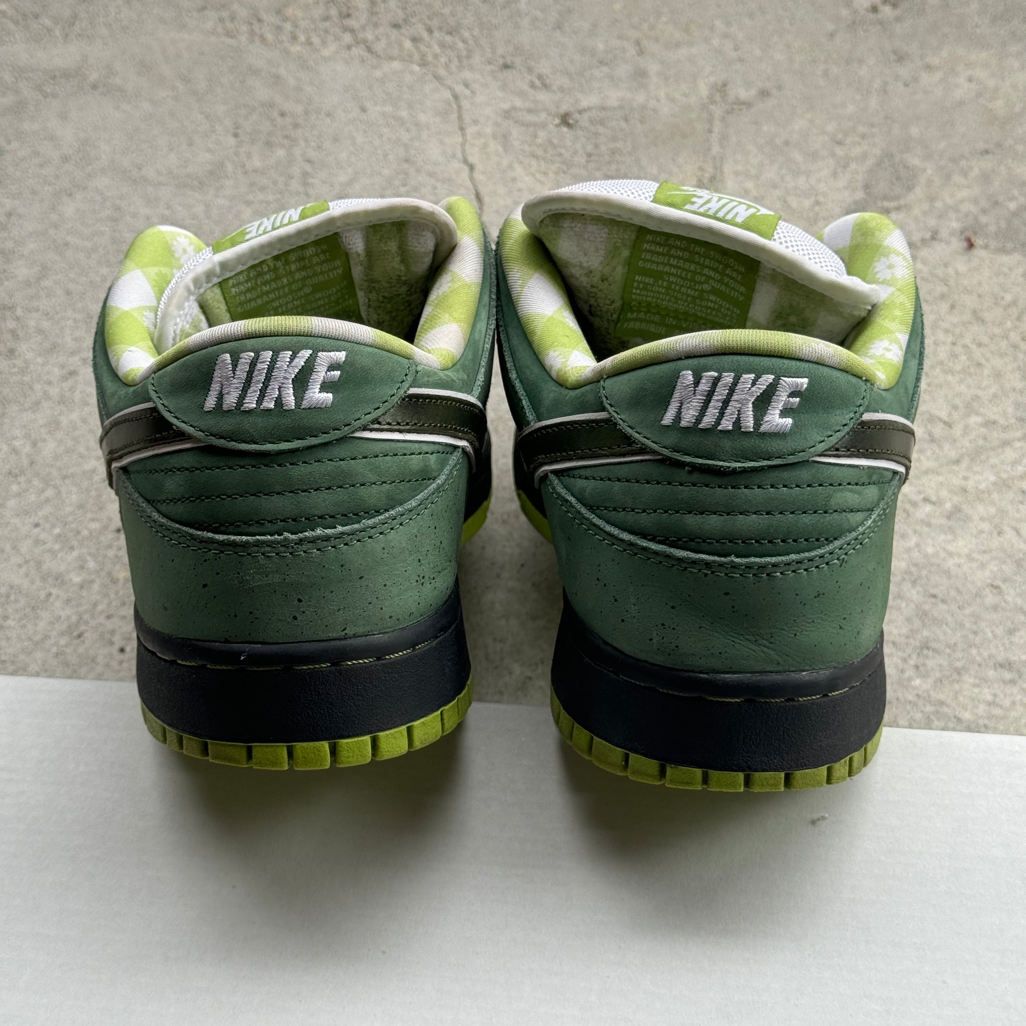 12 US - NIKE SB DUNK LOW GREEN LOBSTER 2018