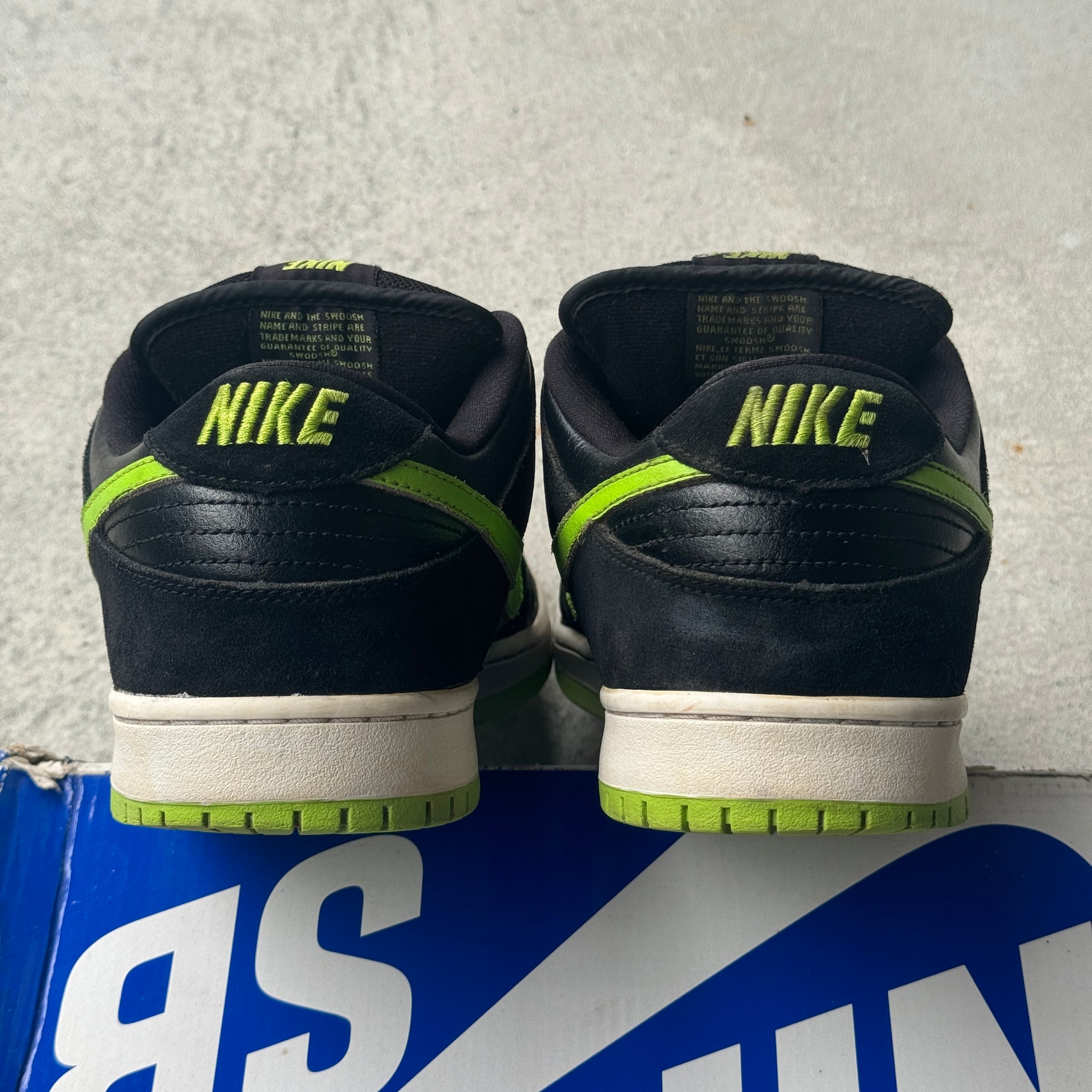 12 US - NIKE SB DUNK LOW JPACK NEON W BOX 2010