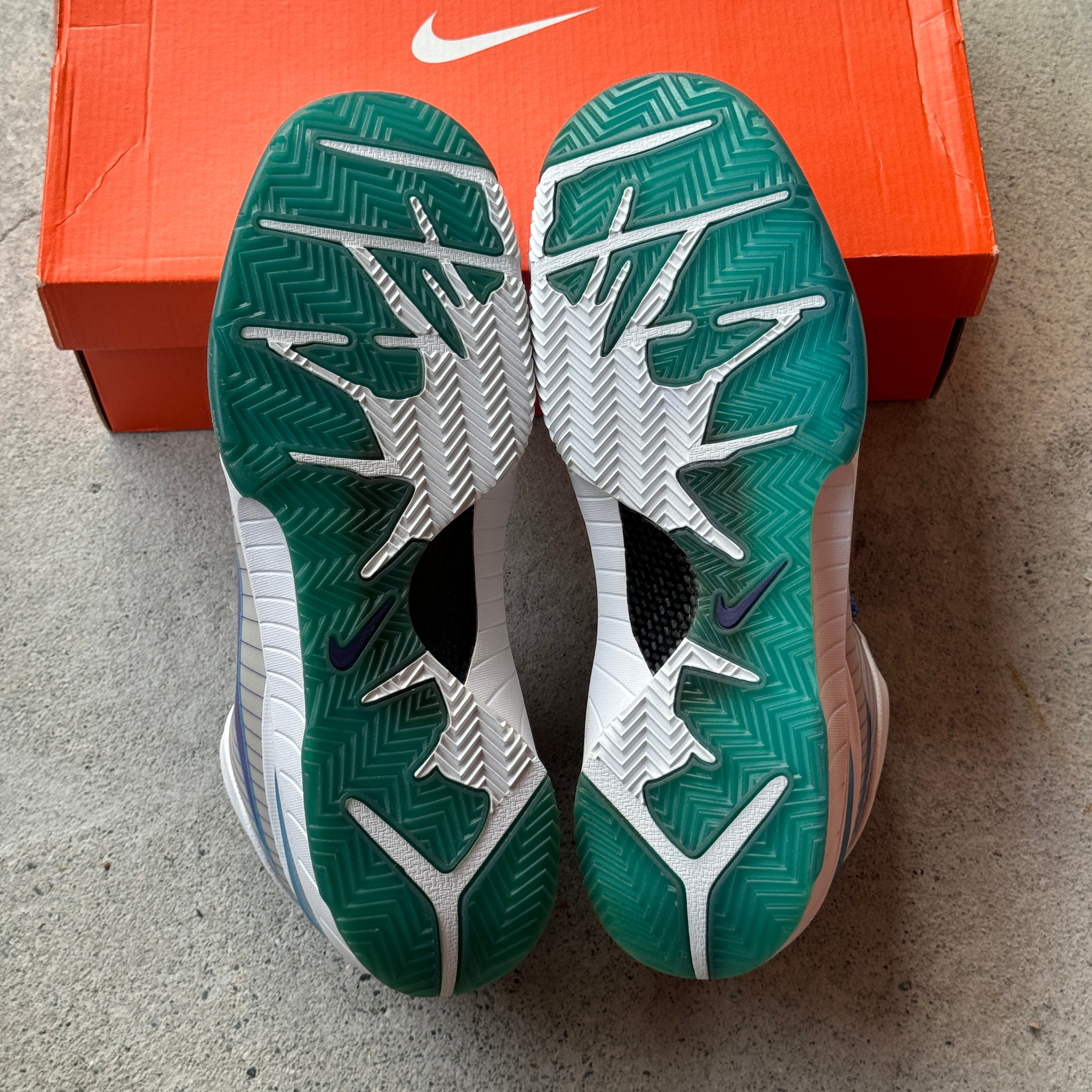 12.5 US - DS NIKE AIR ZOOM KOBE 4 VI DRAFT DAY W BOX 2009
