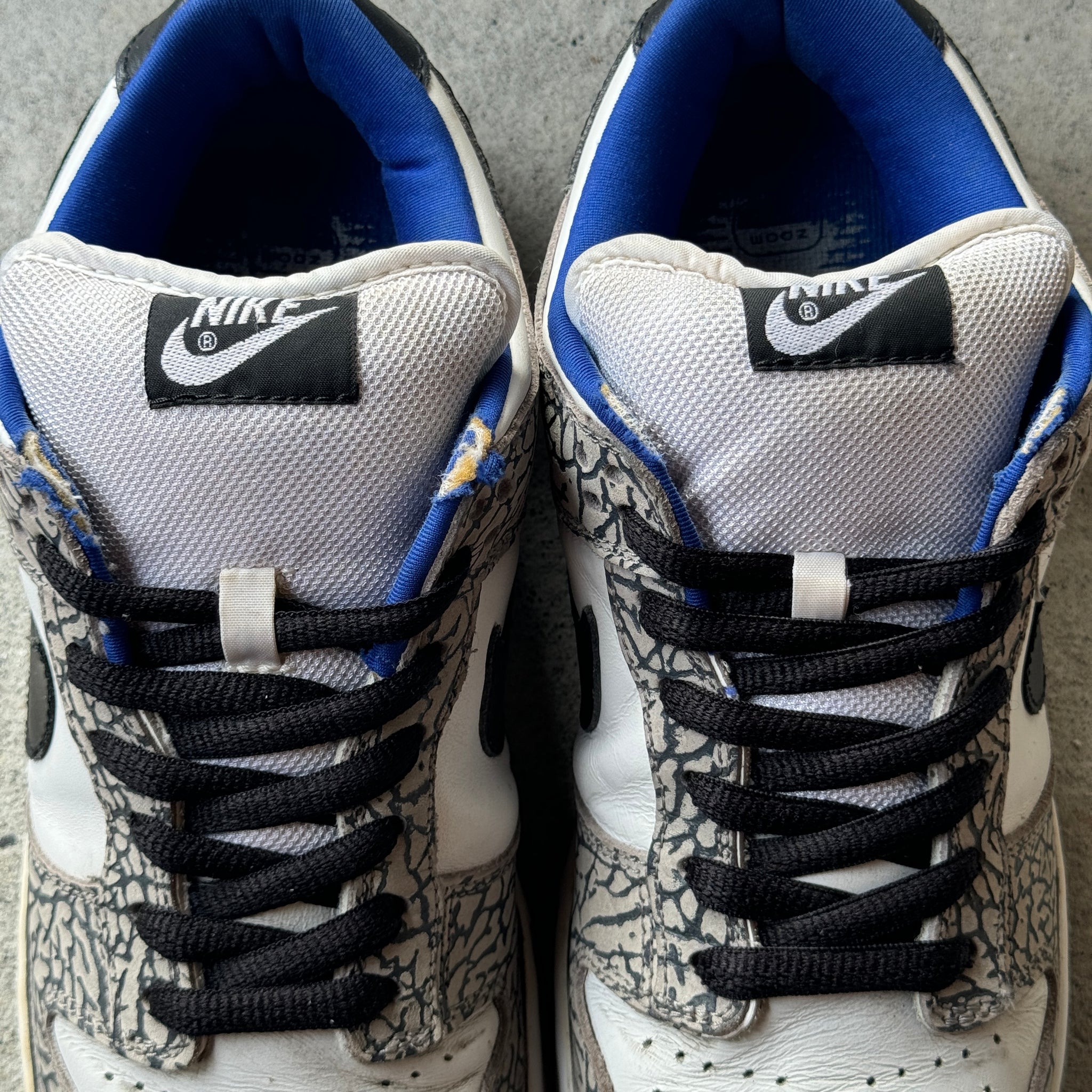 10 US - NIKE SB DUNK LOW SUPREME WHITE CEMENT 2002