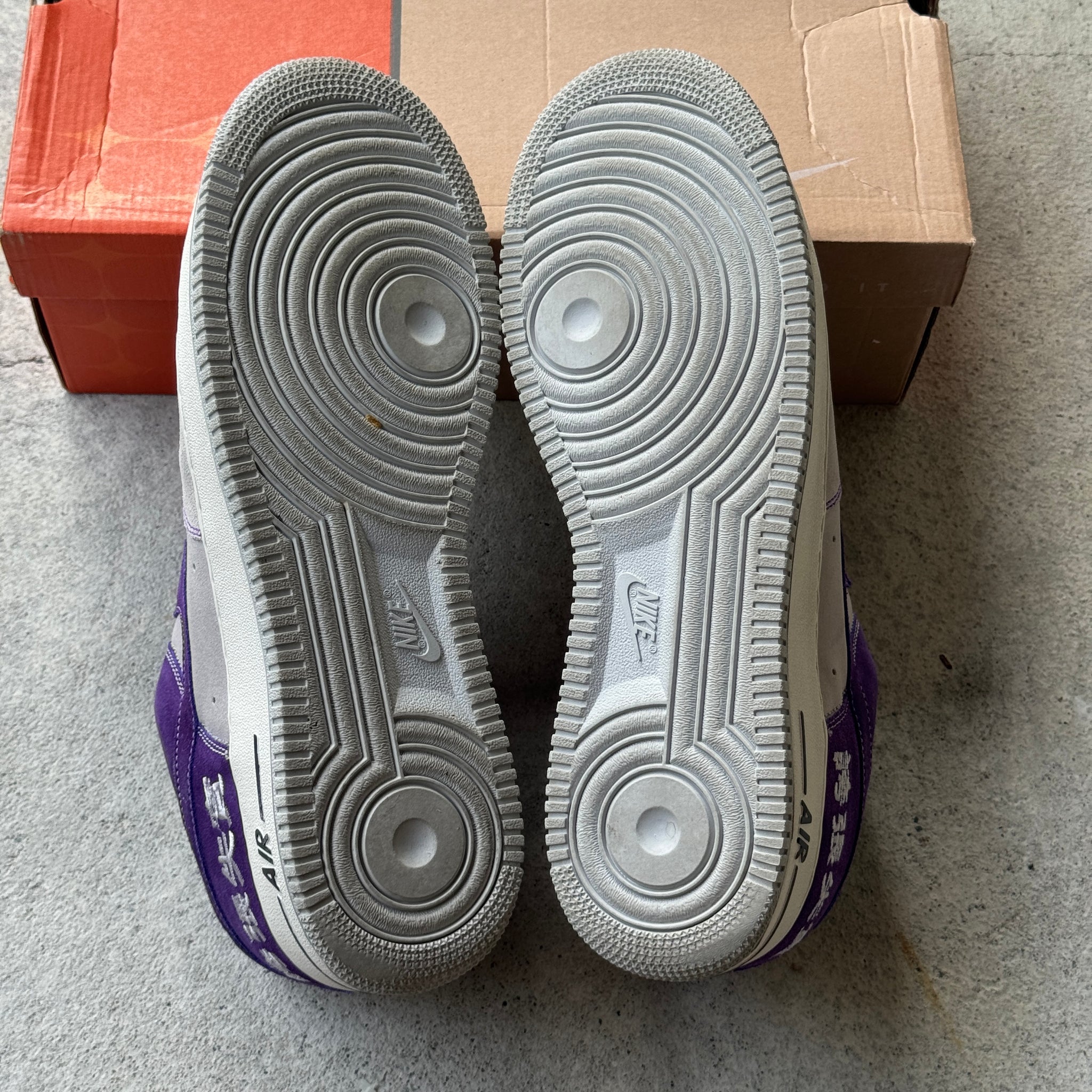 12 US - NIKE AIR FORCE 1 LEBRON CHAMBER OF FEAR "HYPE" W BOX 2005