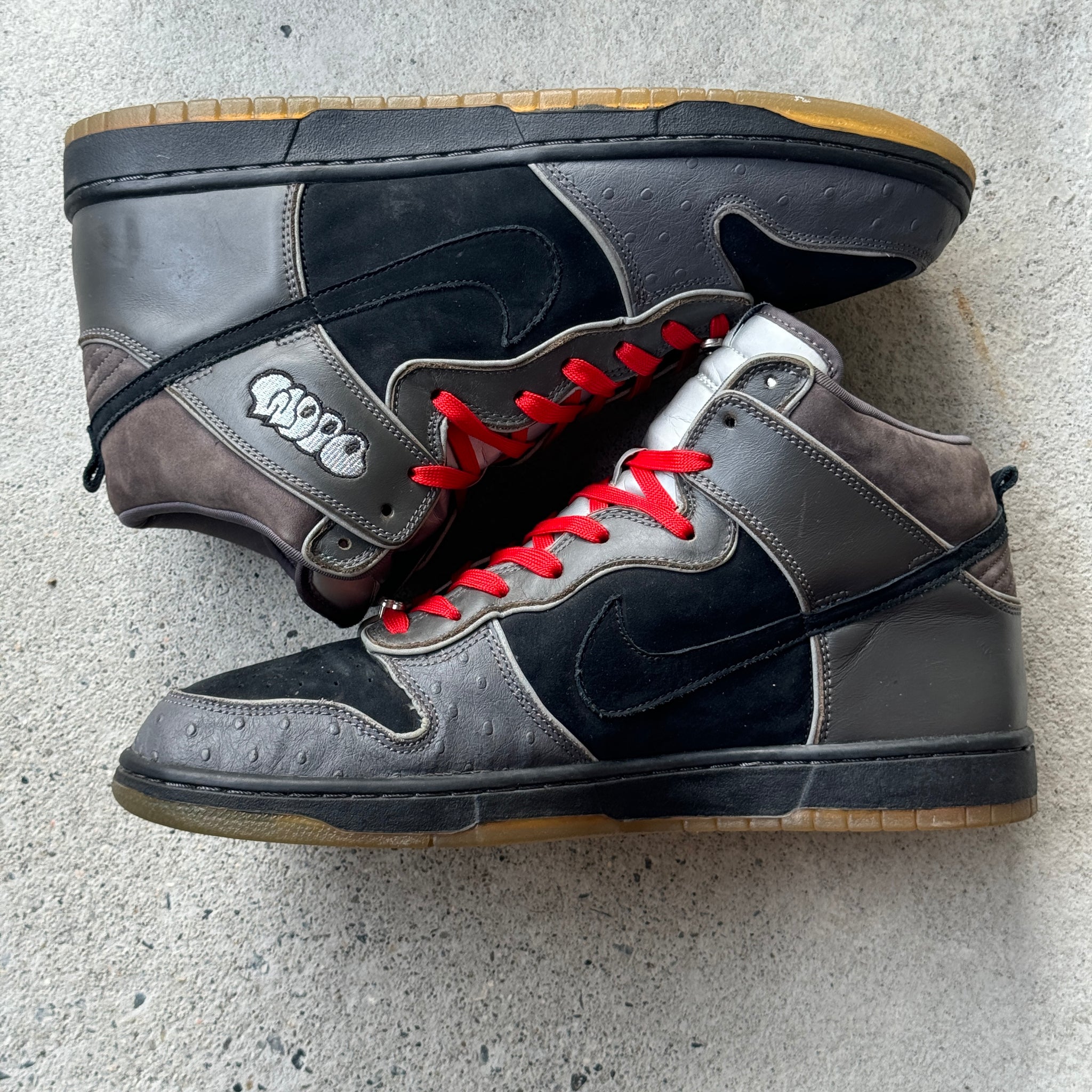 13 US - NIKE SB DUNK HIGH MF DOOM 2007