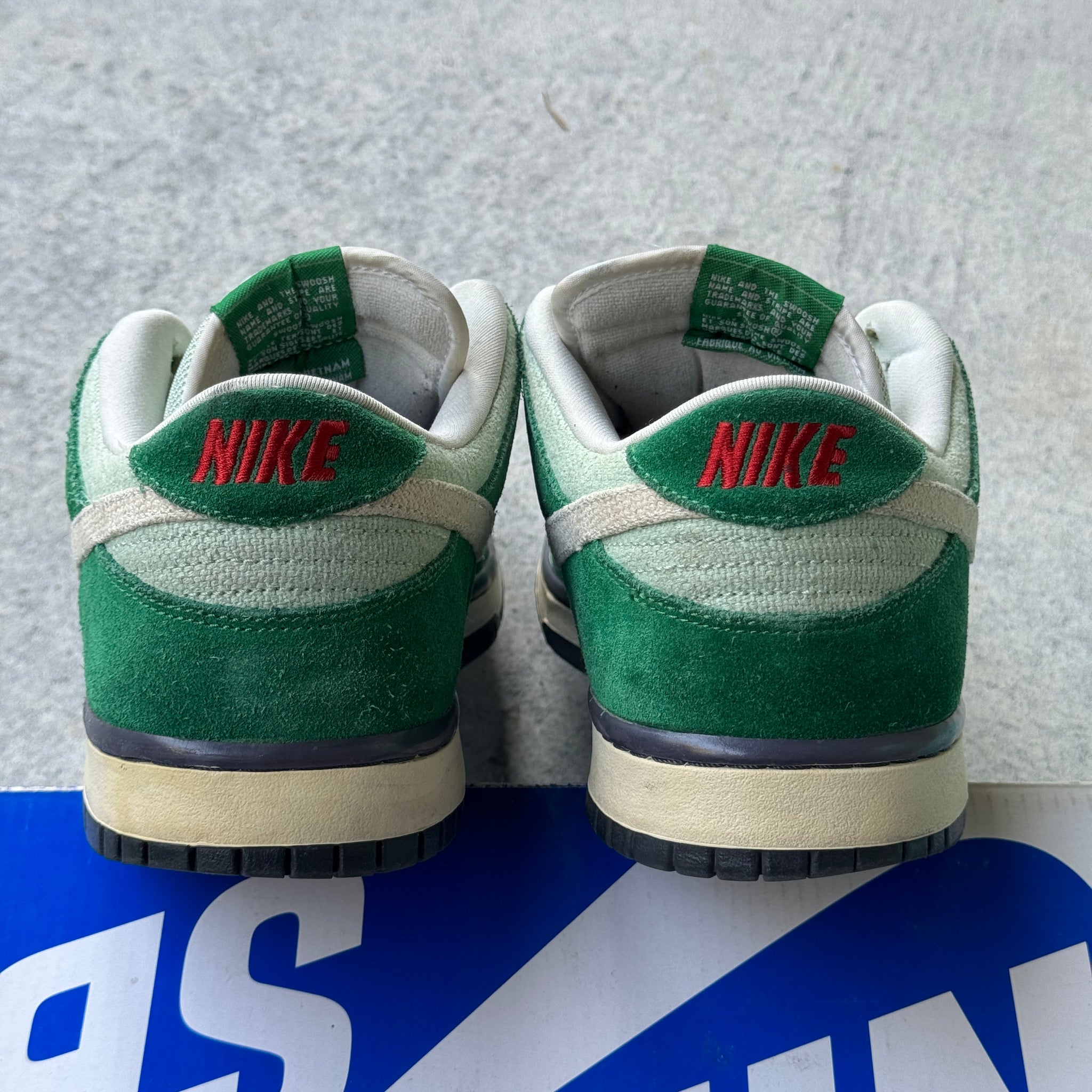 12 US - NIKE SB DUNK LOW WALLENBERG W BOX 2010