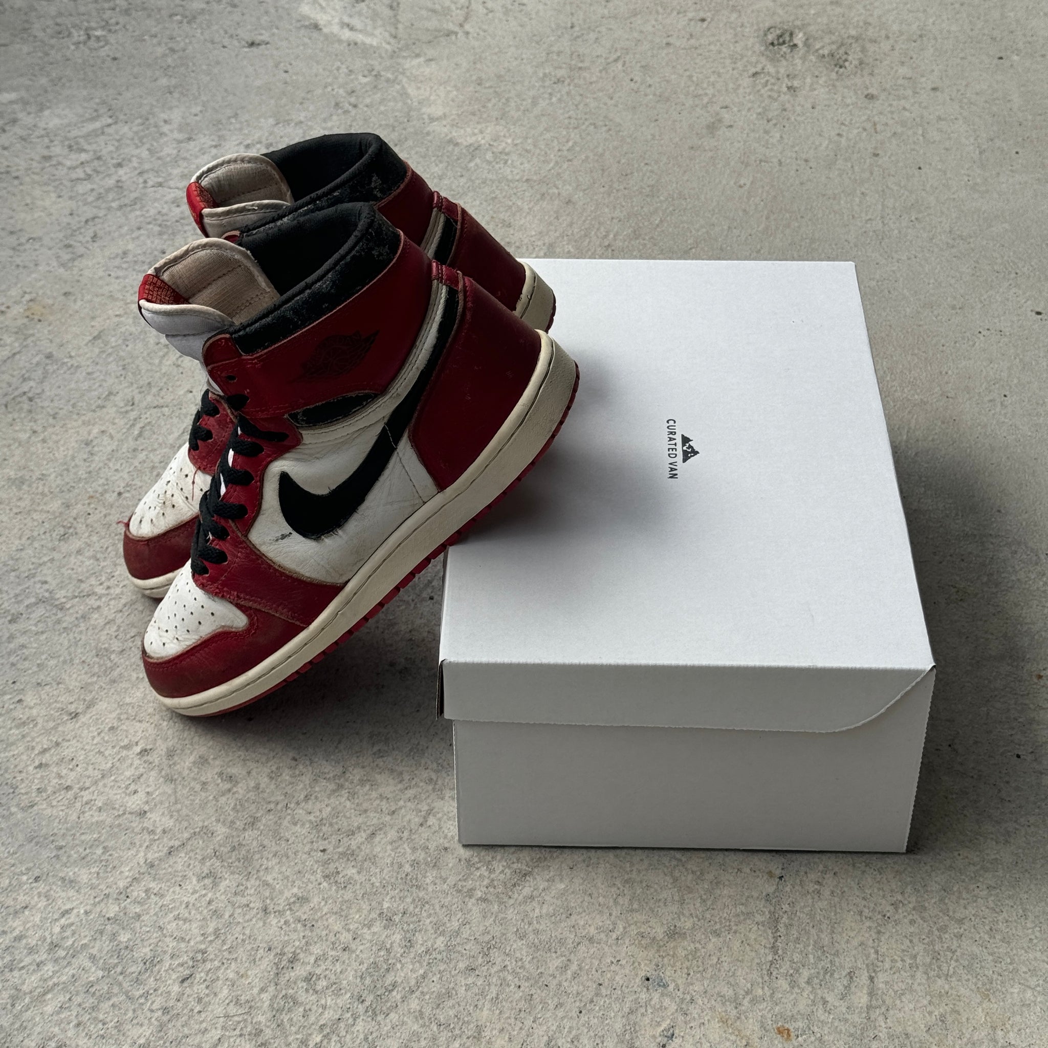 10 US - JORDAN 1 CHICAGO 1985