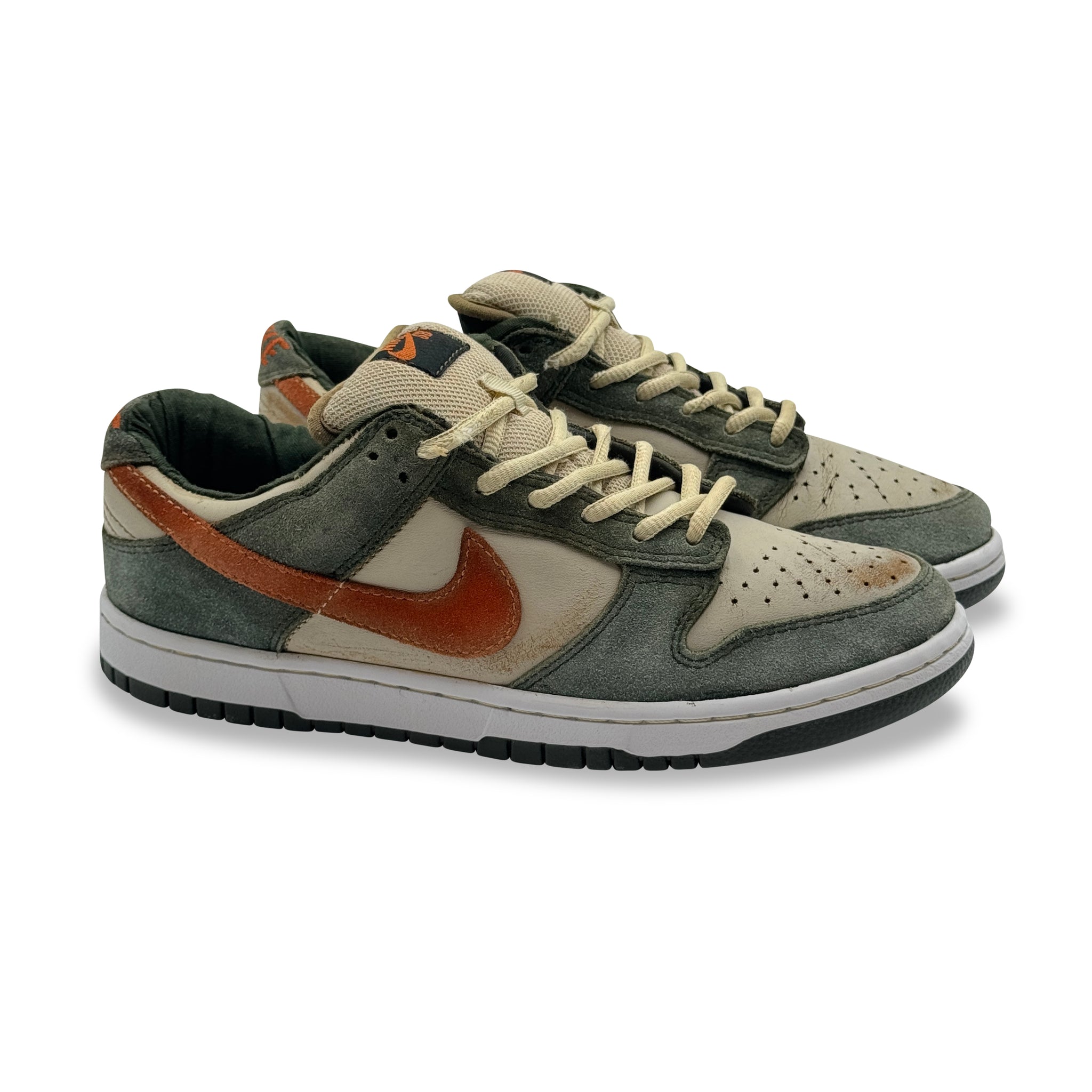 10 US - NIKE SB DUNK LOW EMB "UN-ERIE" 2006