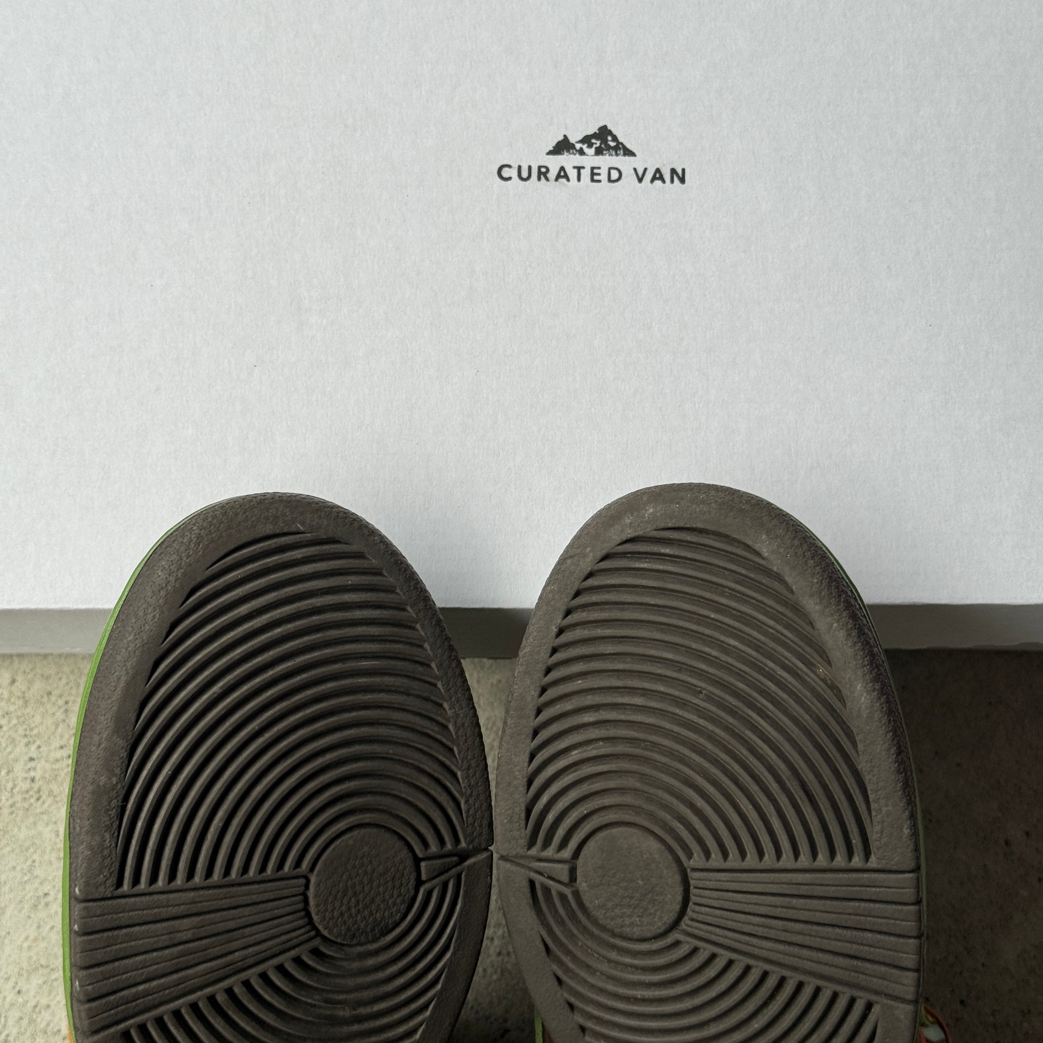 9 US - NIKE SB DUNK LOW DE LA SOUL 2015