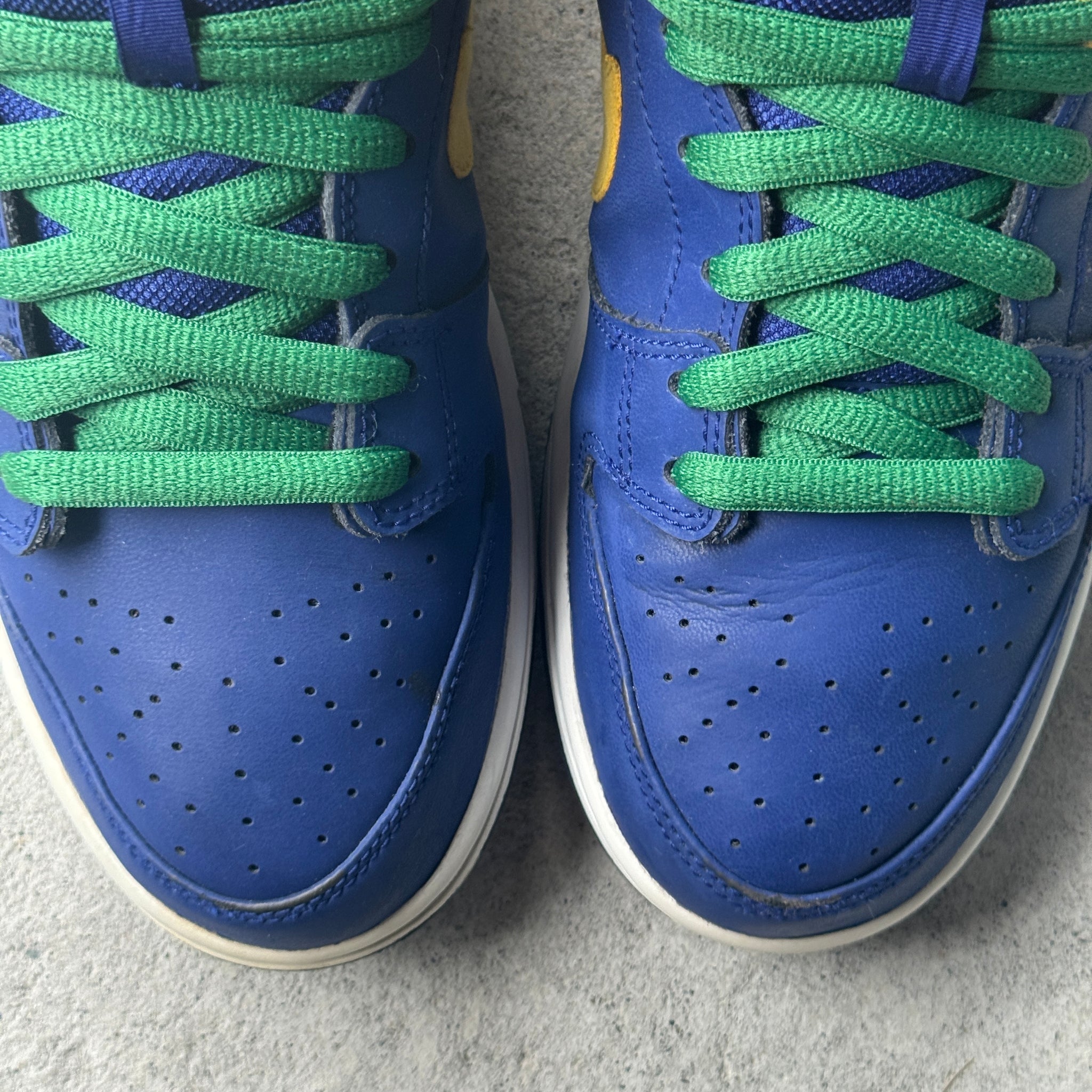 10.5 US - NIKE SB DUNK LOW MIDAS GOLD 2013