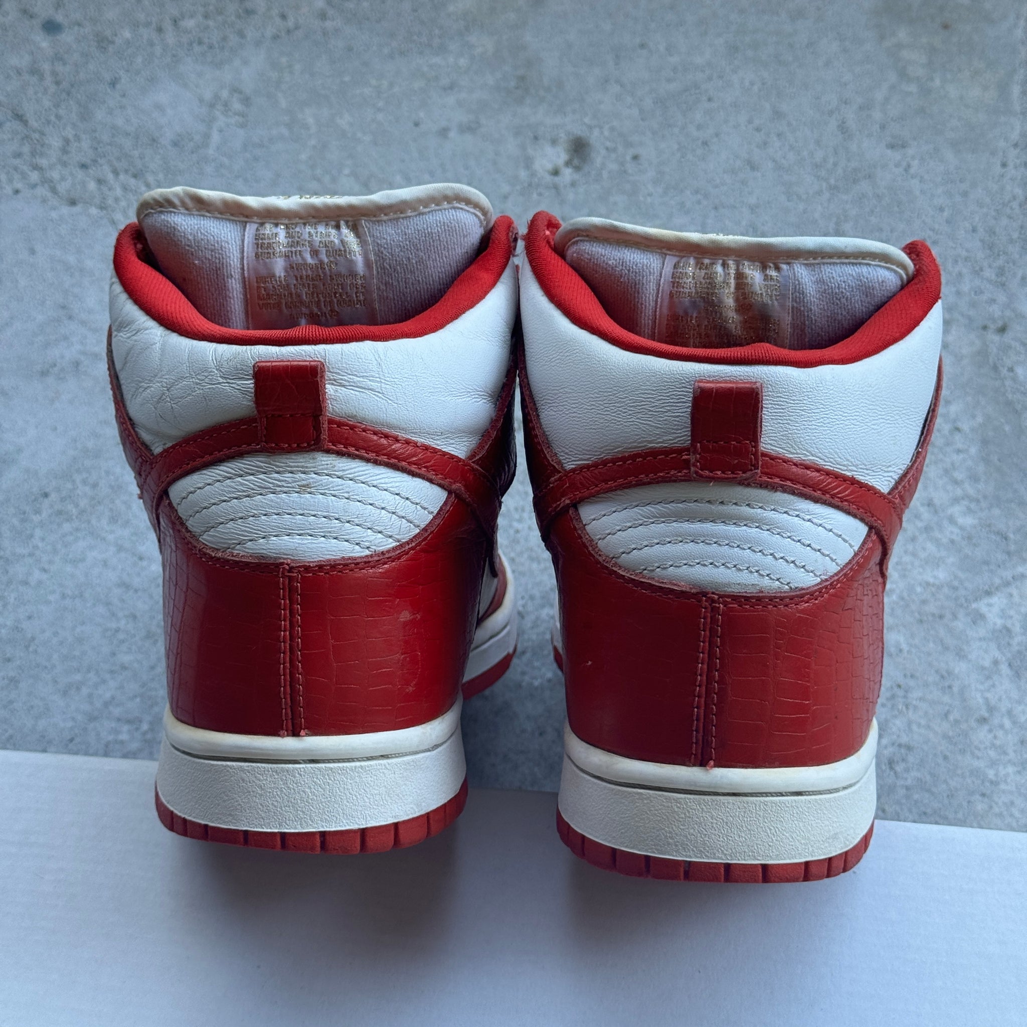9.5 US - NIKE SB DUNK HIGH RED SUPREME STARS 2003