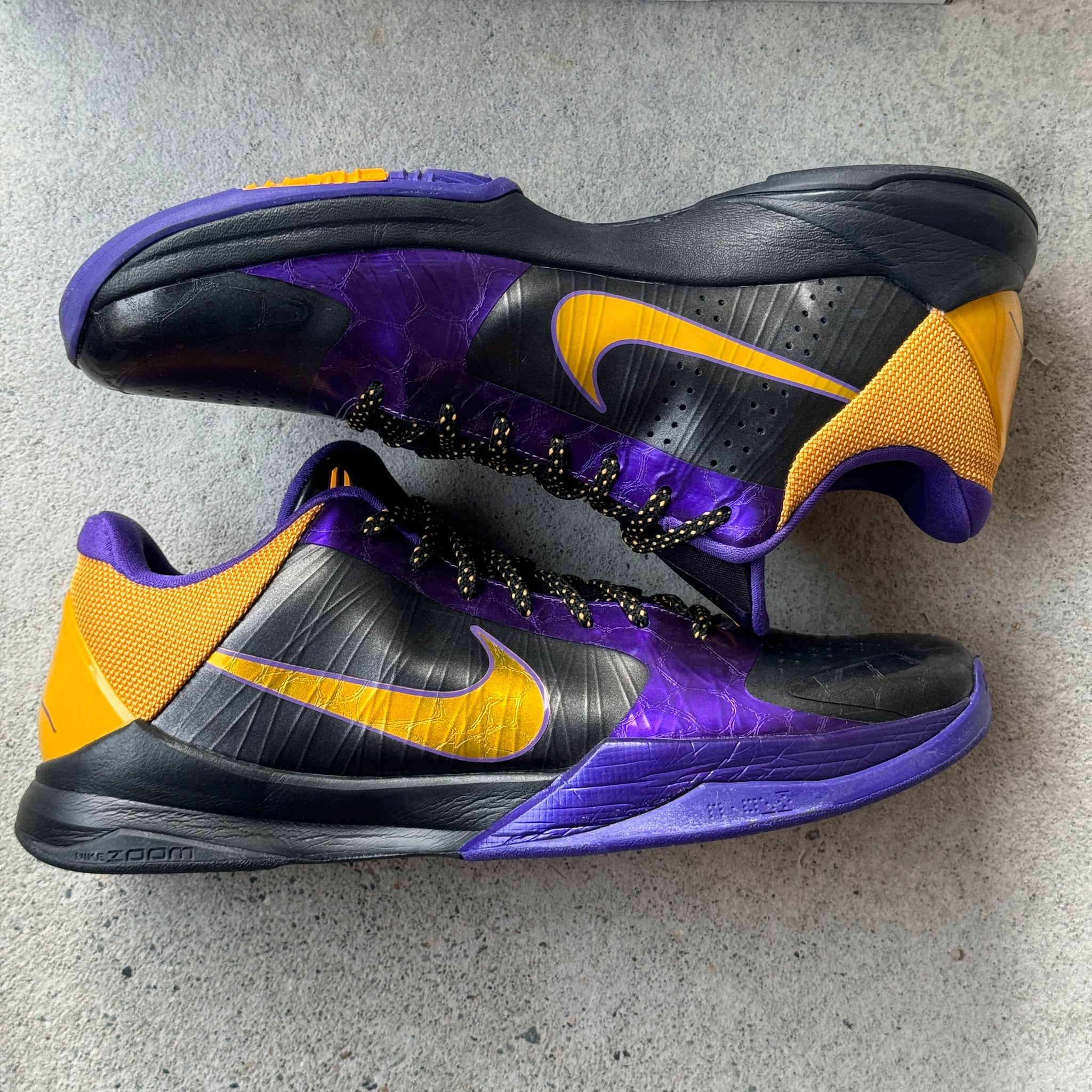 12 US - NIKE AIR ZOOM KOBE 5 V LAKERS AWAY 2010