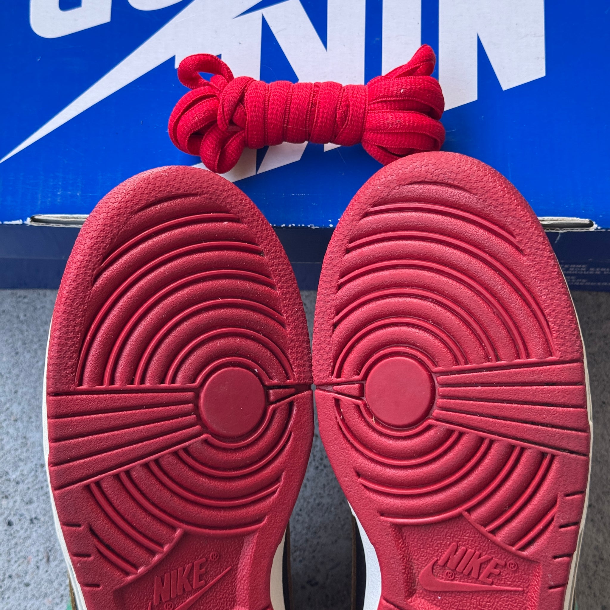 7.5 US - NIKE SB DUNK LOW MILLER HIGH LIFE W BOX 2010