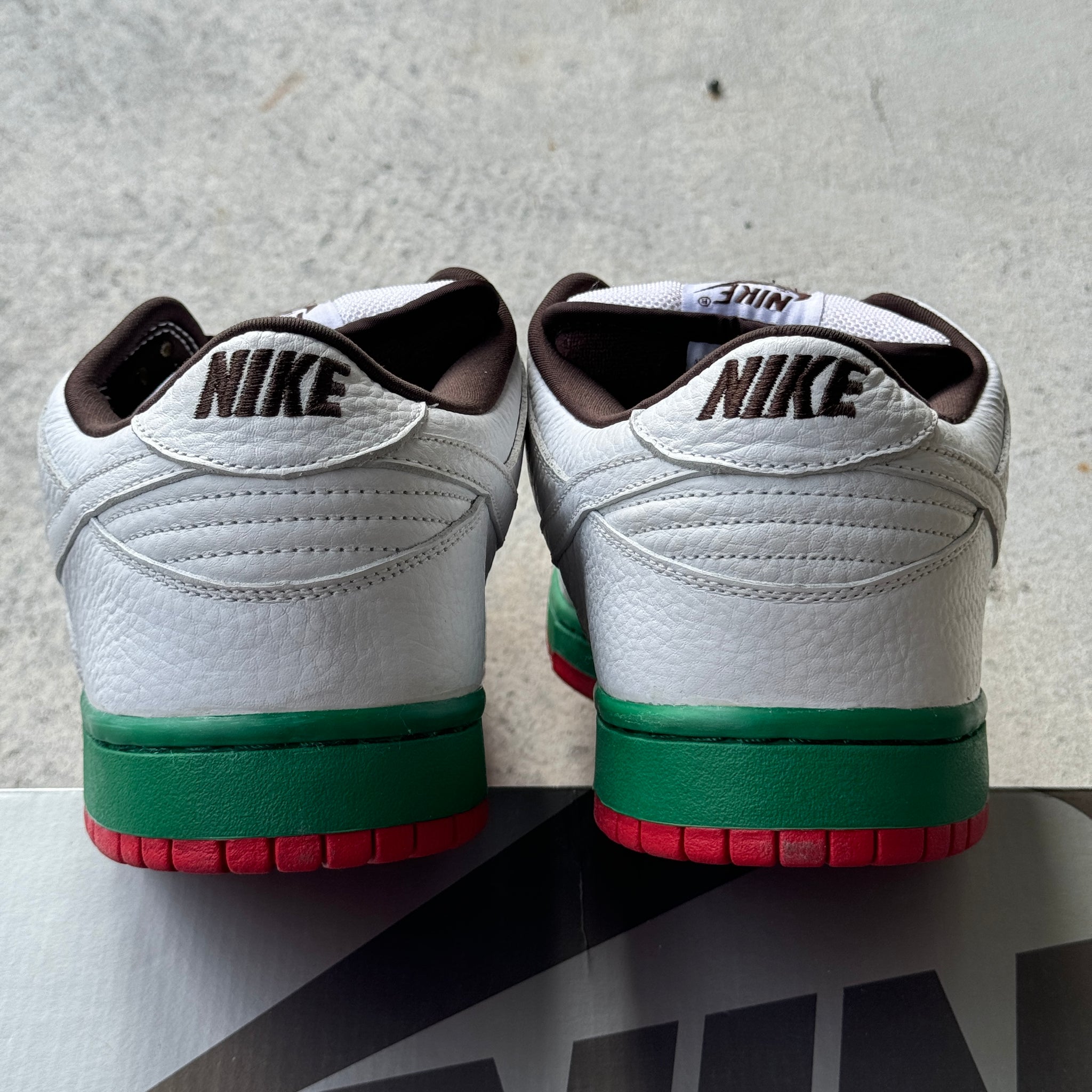 13 US - NIKE SB DUNK LOW CALI W BOX 2004