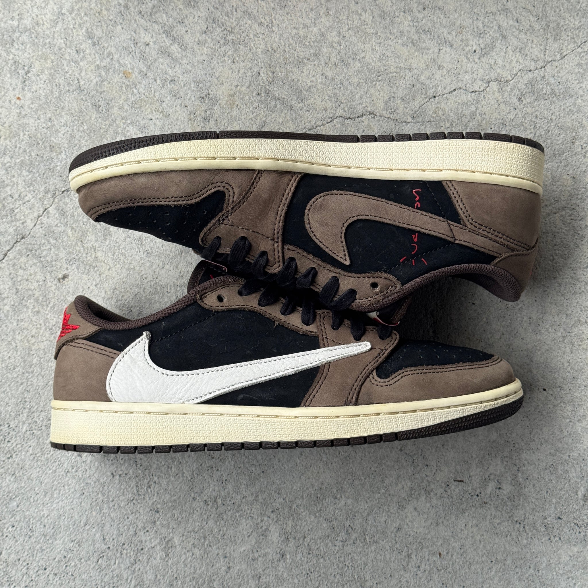 8.5 US - JORDAN 1 LOW TRAVIS SCOTT MOCHA 2019