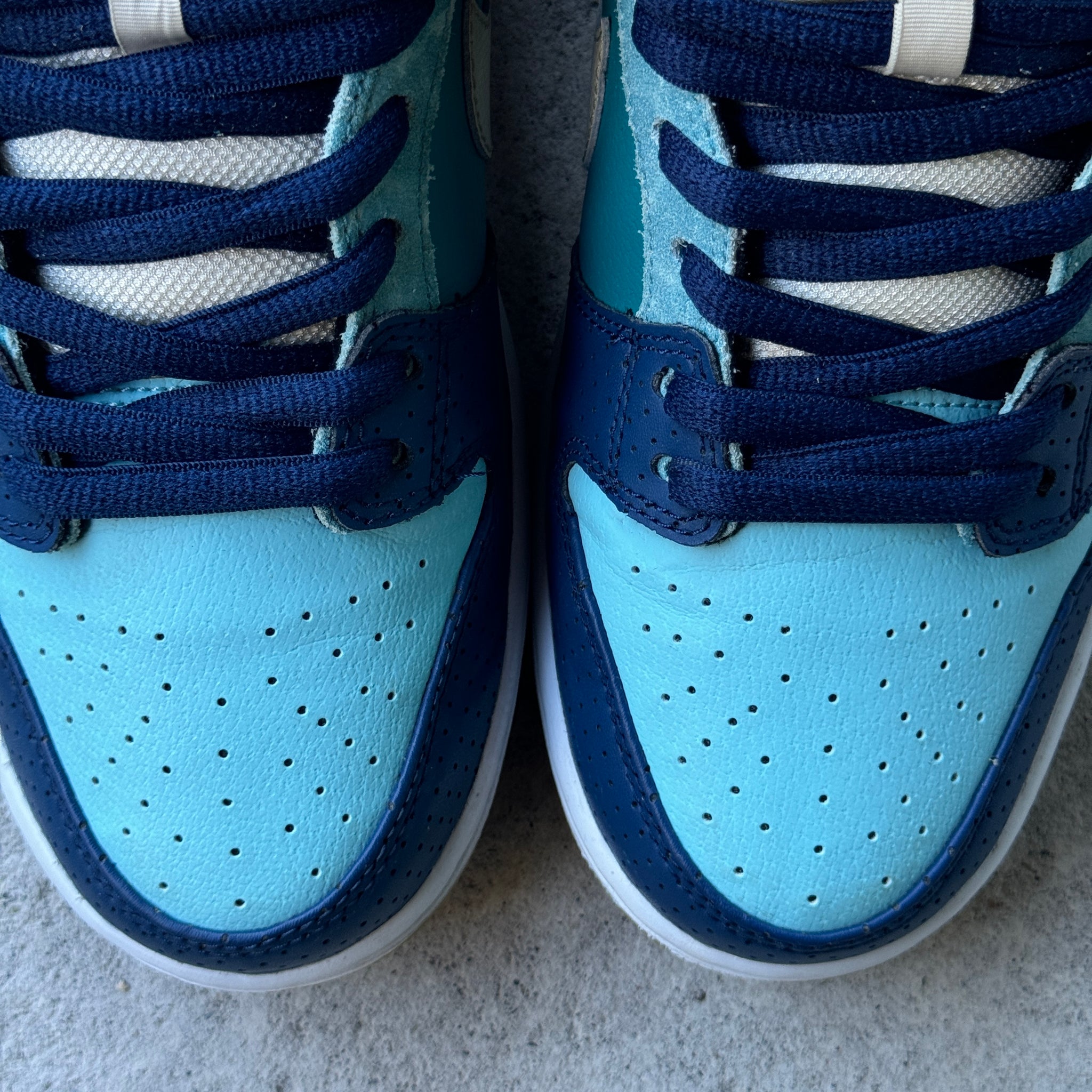 9.5 US - NIKE SB DUNK LOW MIA SKATE SHOP W BOX 2013
