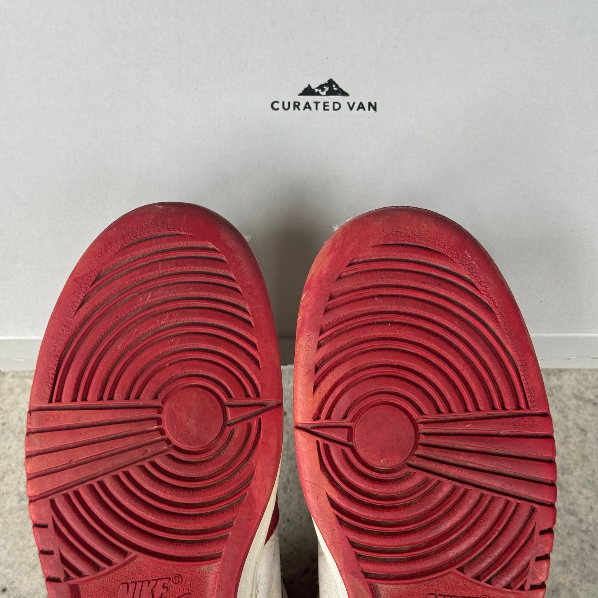 10 US - JORDAN 1 CHICAGO 1985