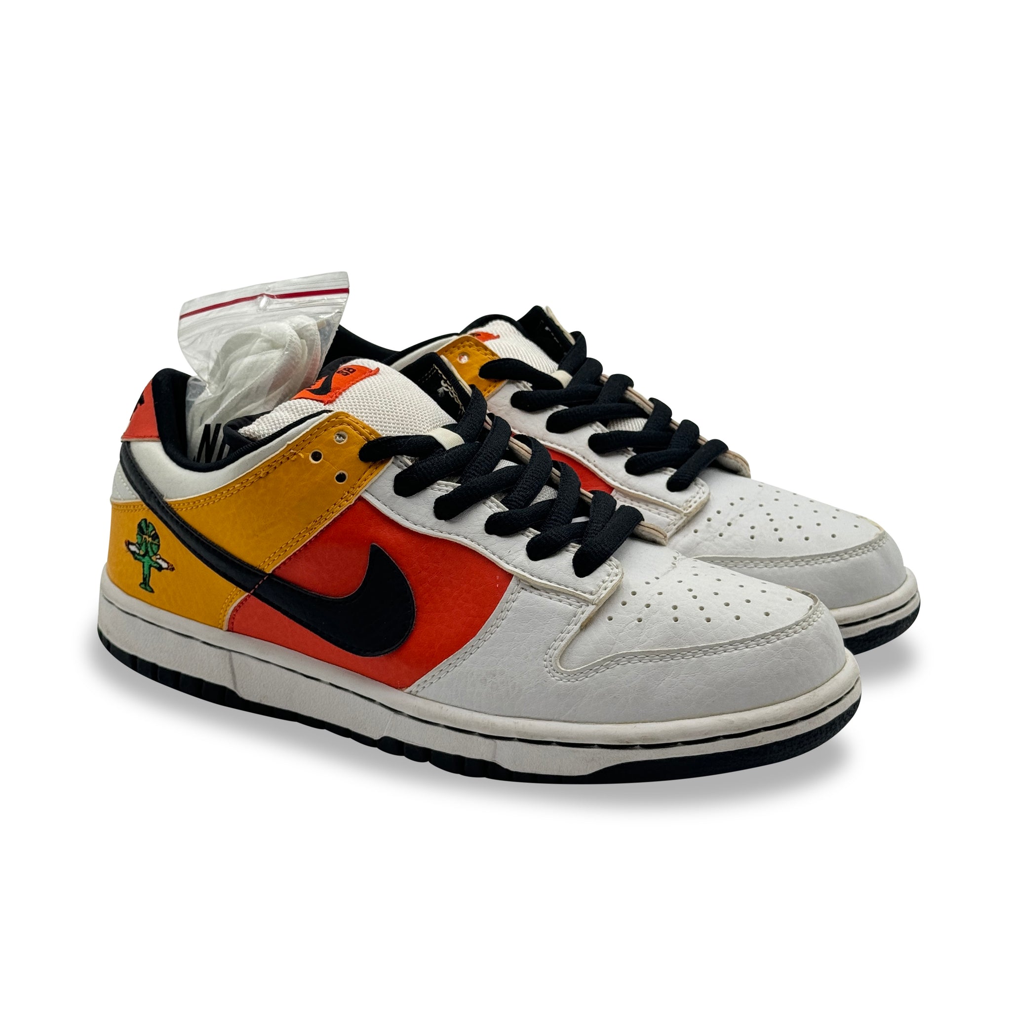 8.5 US - NIKE SB DUNK LOW WHITE RAYGUN W BOX 2005