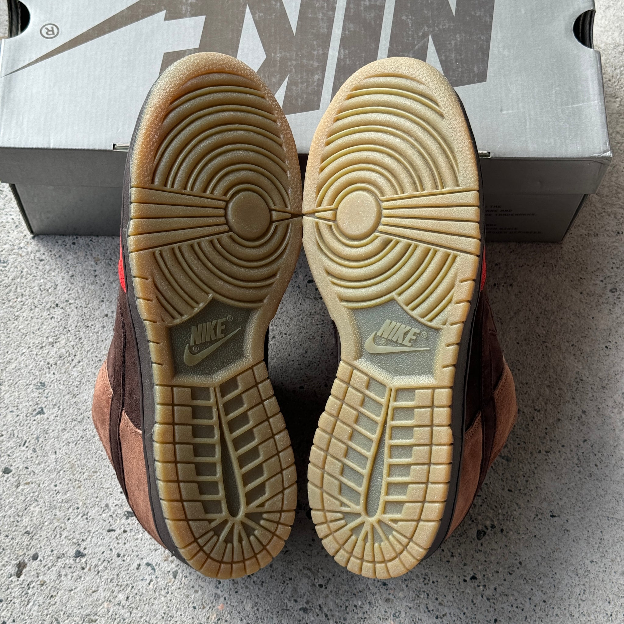 9 US - DS NIKE SB DUNK LOW BISON W BOX 2003