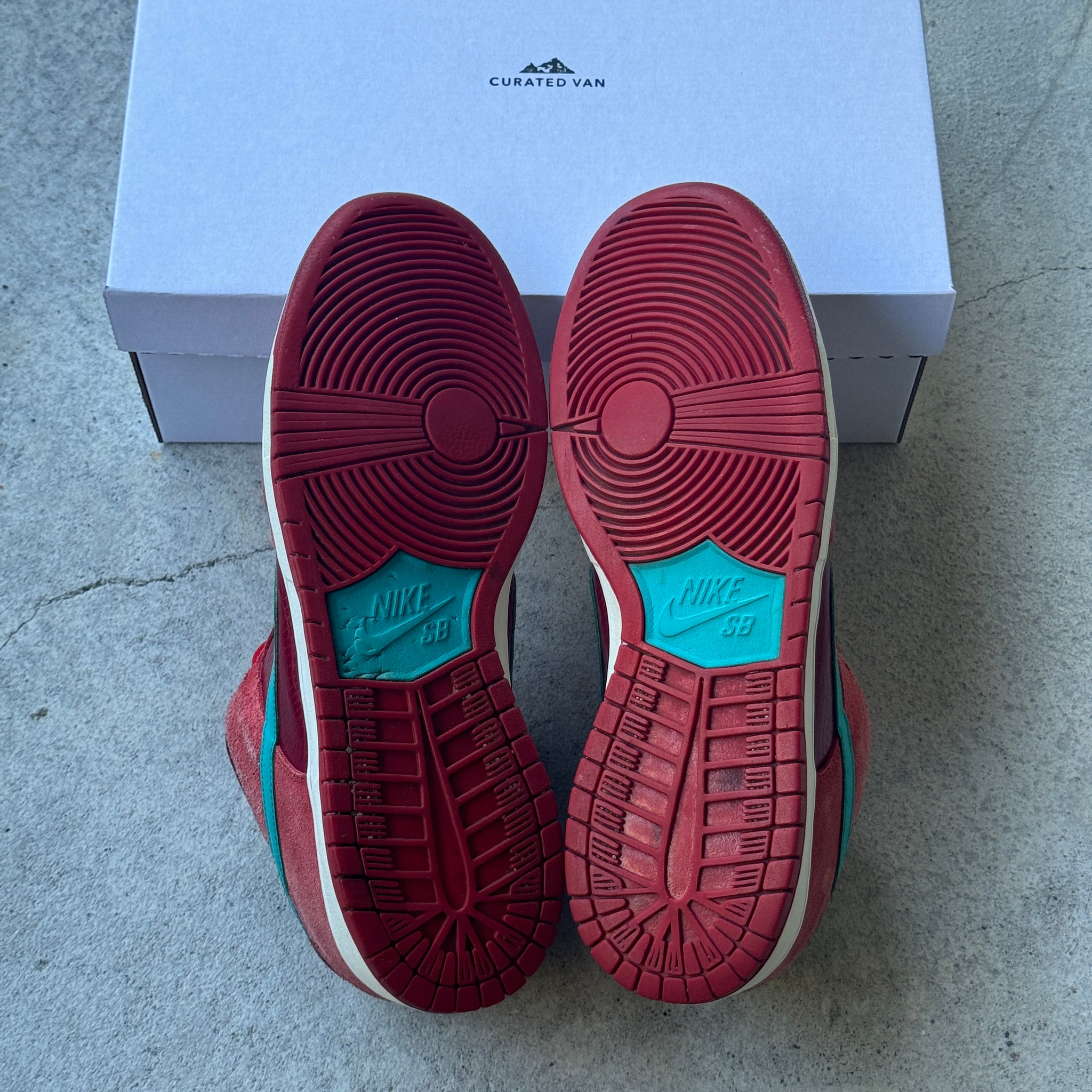 13 US - NIKE SB DUNK LOW BRICKHOUSE 2013
