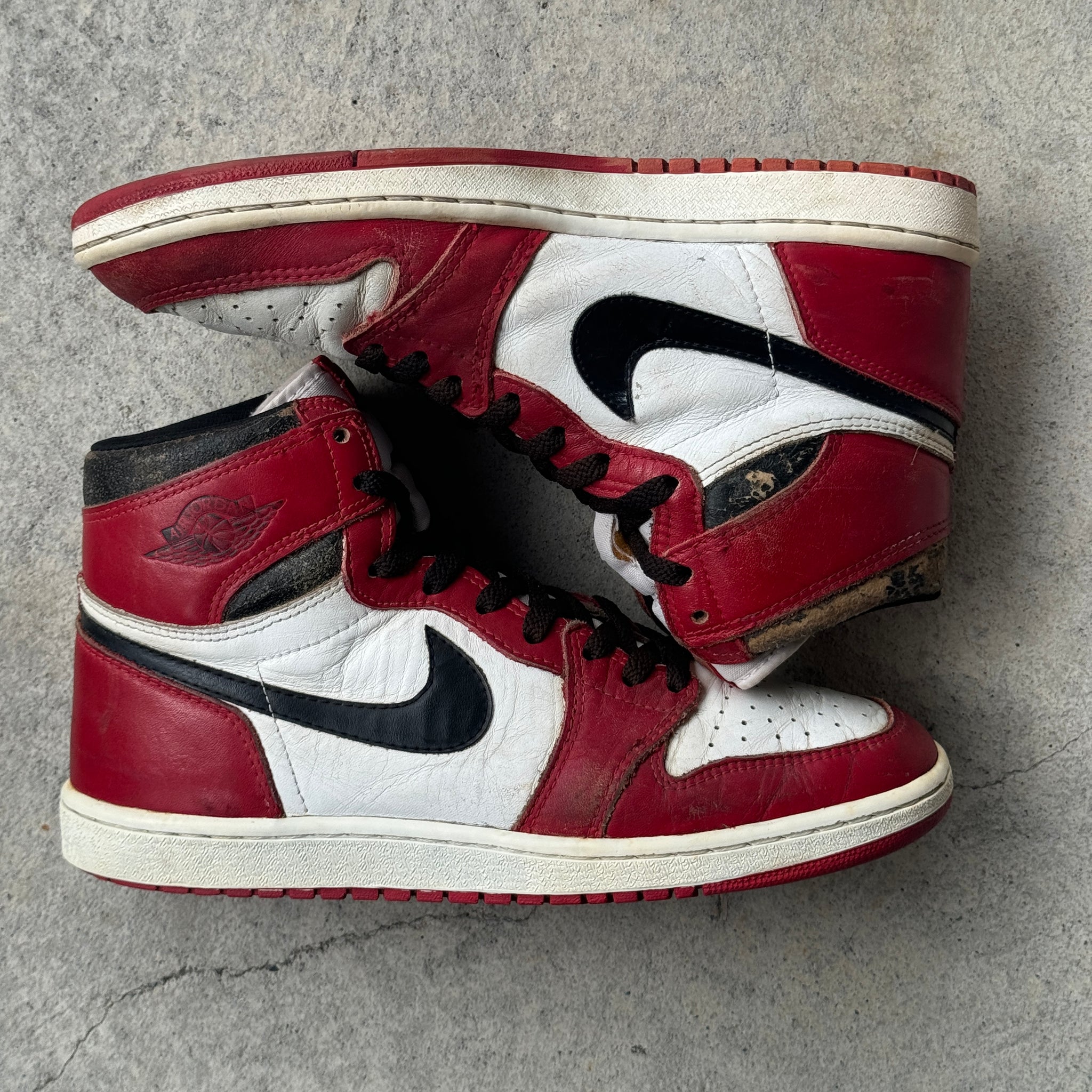 10 US - JORDAN 1 CHICAGO 1985