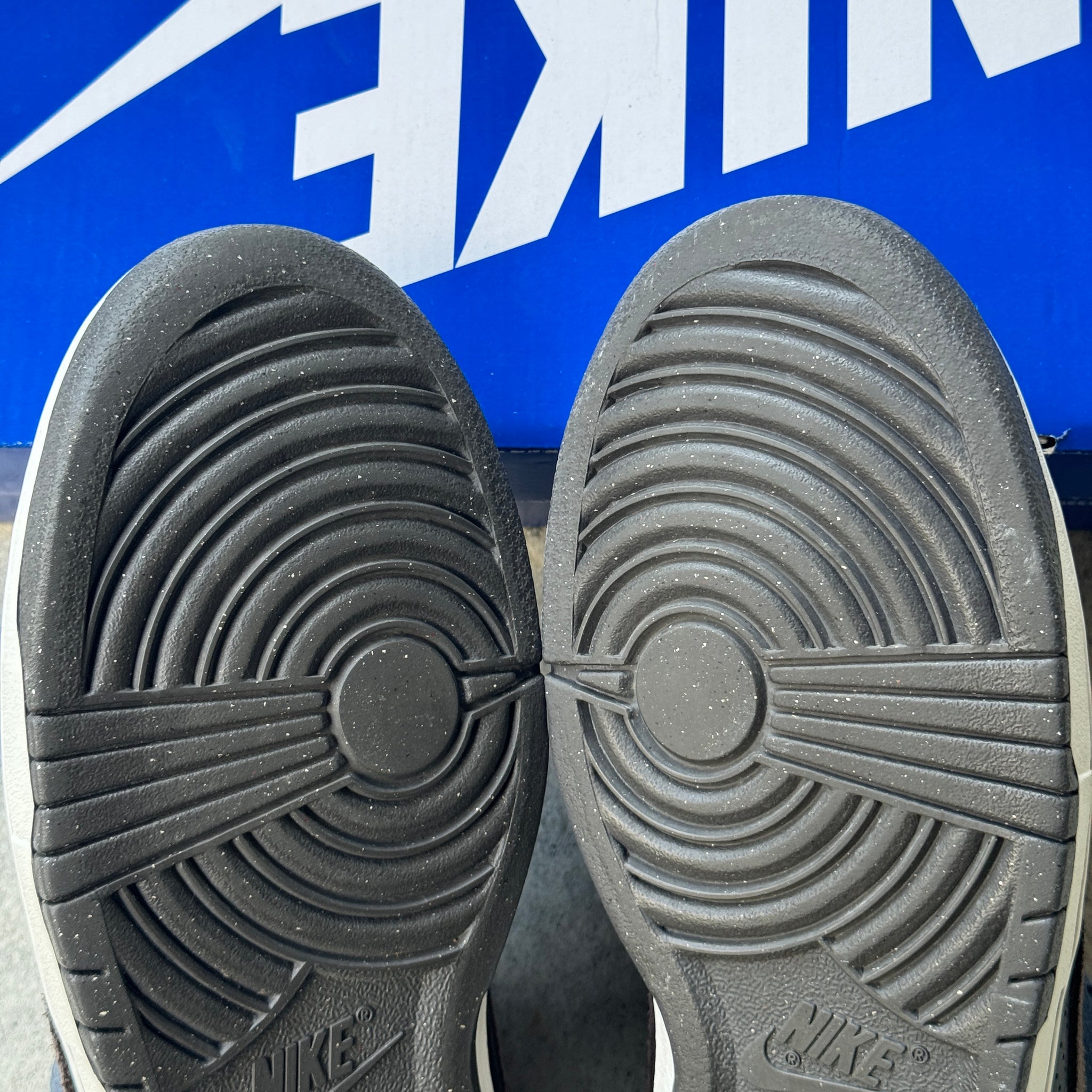 11 US - NIKE SB DUNK LOW OBSIDIAN MIDNIGHT FOG W BOX 2011