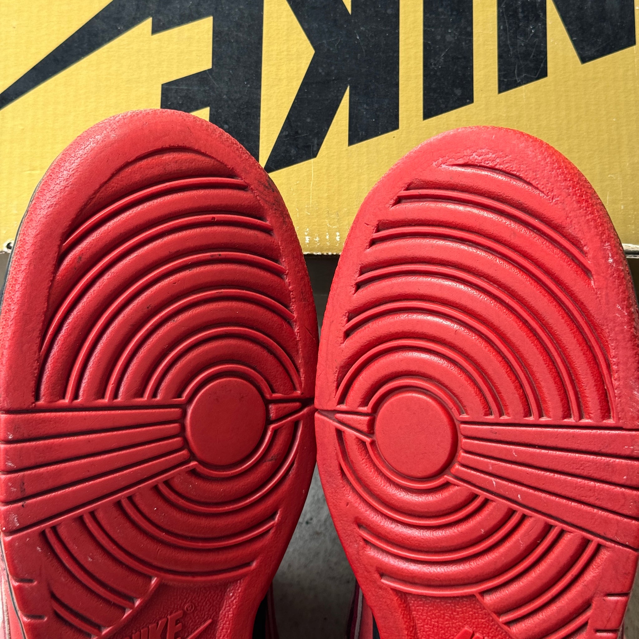 12 US - NIKE SB DUNK RED LOBSTER W BOX 2008