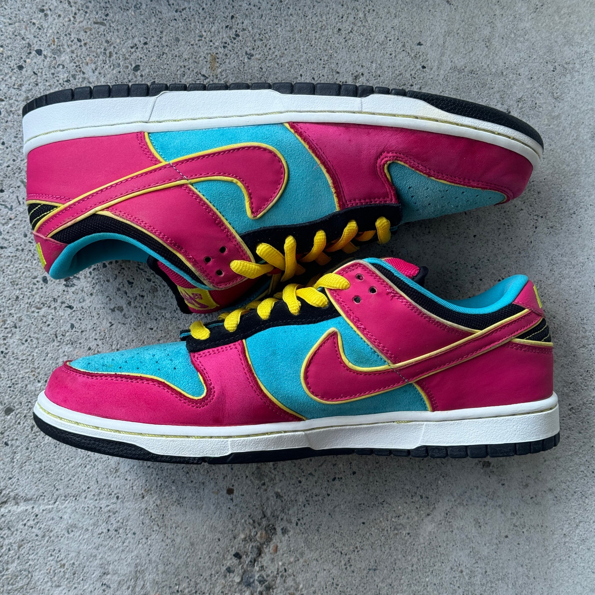 10 US - NIKE SB DUNK LOW MS PACMAN 2009