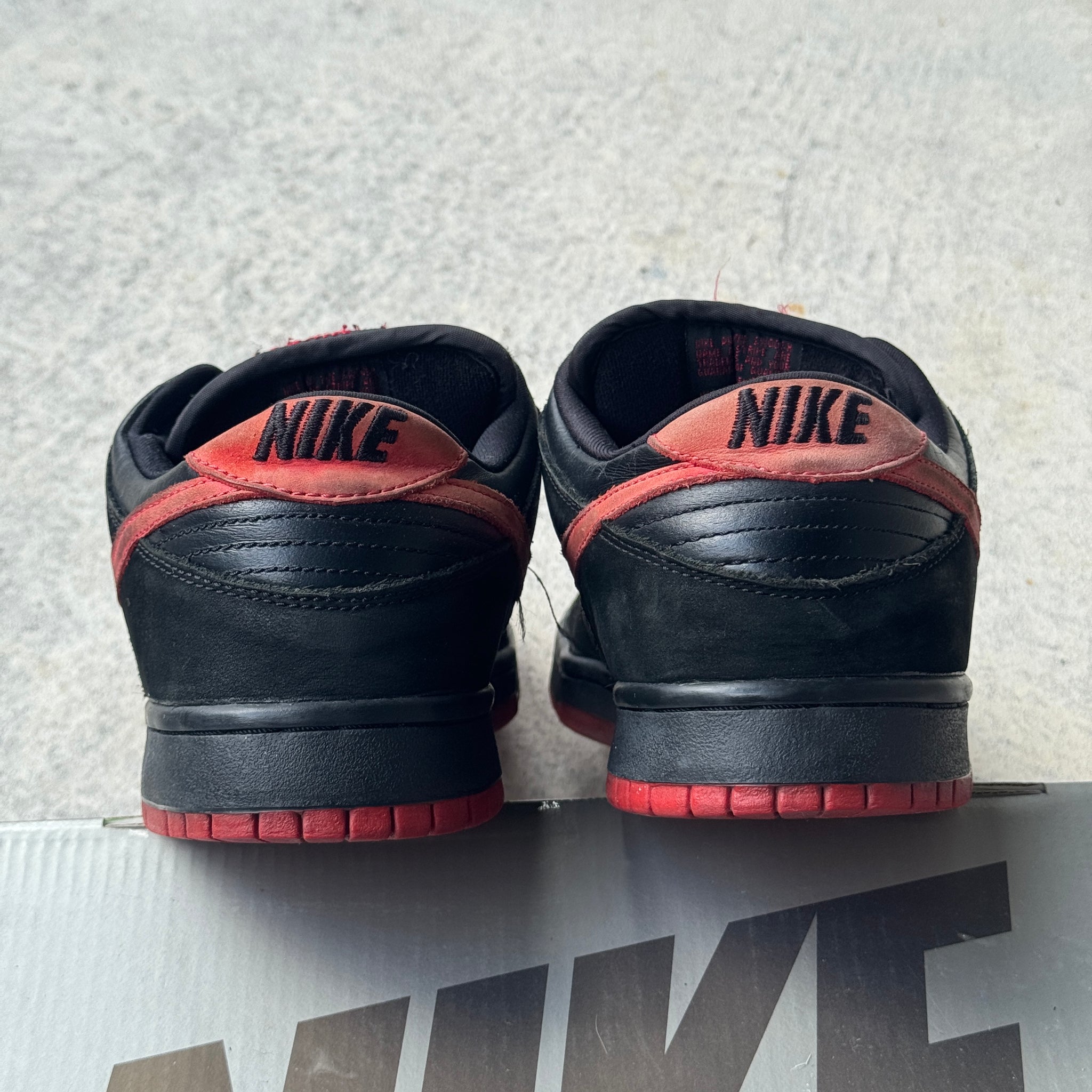 11 US - NIKE SB DUNK LOW VAMPS W BOX 2003