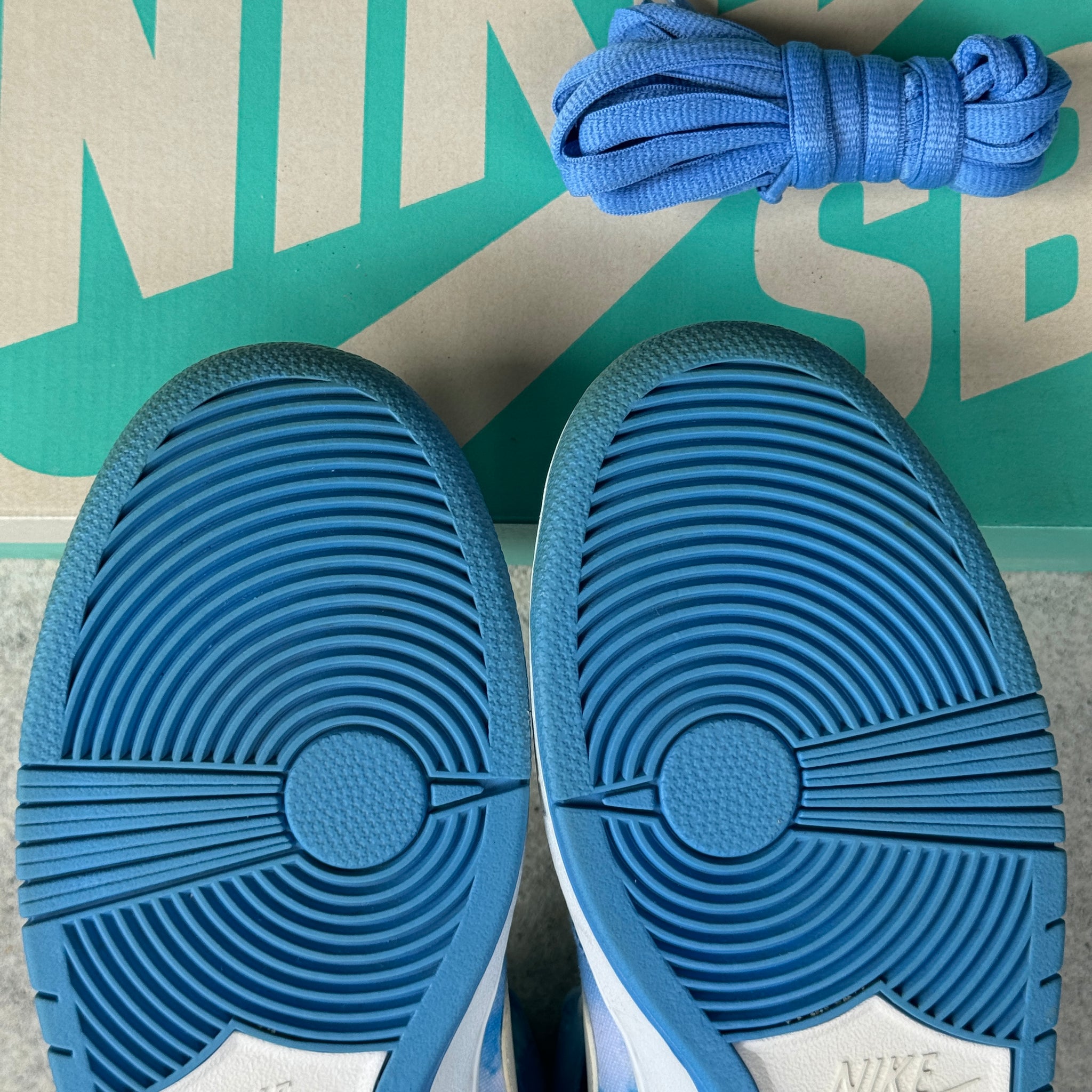 9 US - NIKE SB DUNK HIGH CLOUD W BOX 2015