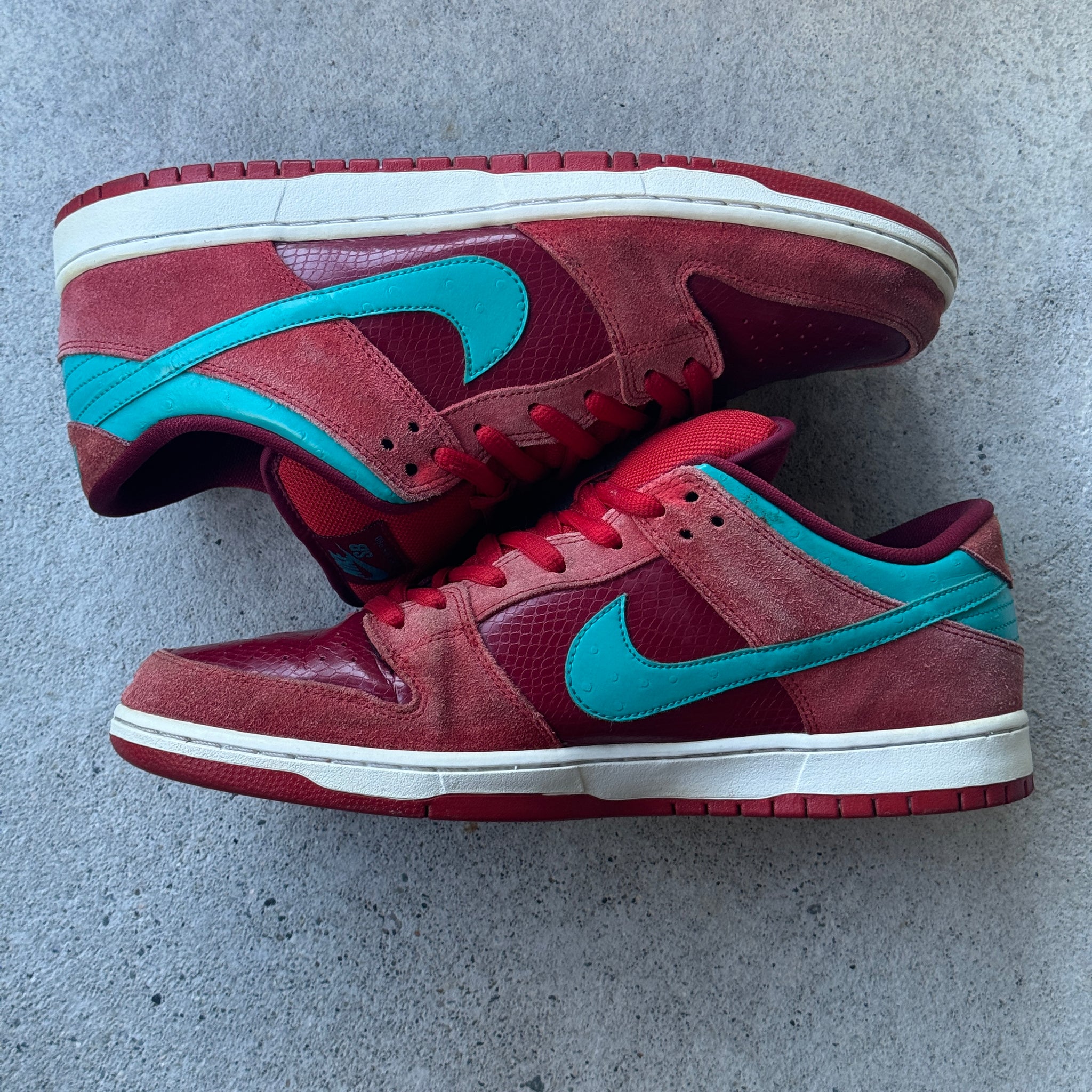 13 US - NIKE SB DUNK LOW BRICKHOUSE 2013
