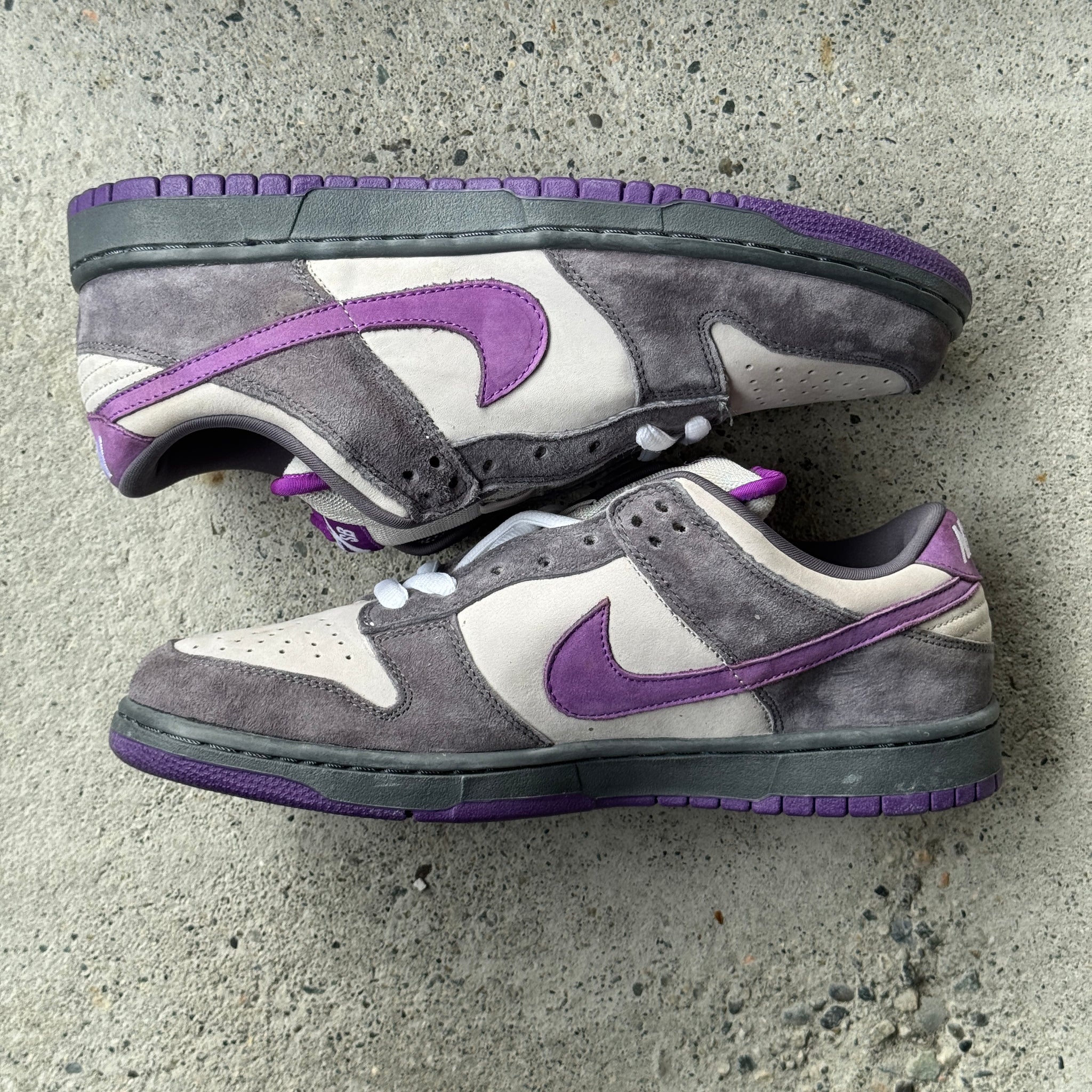 11 US - DS NIKE SB DUNK LOW PURPLE PIGEON W BOX 2006