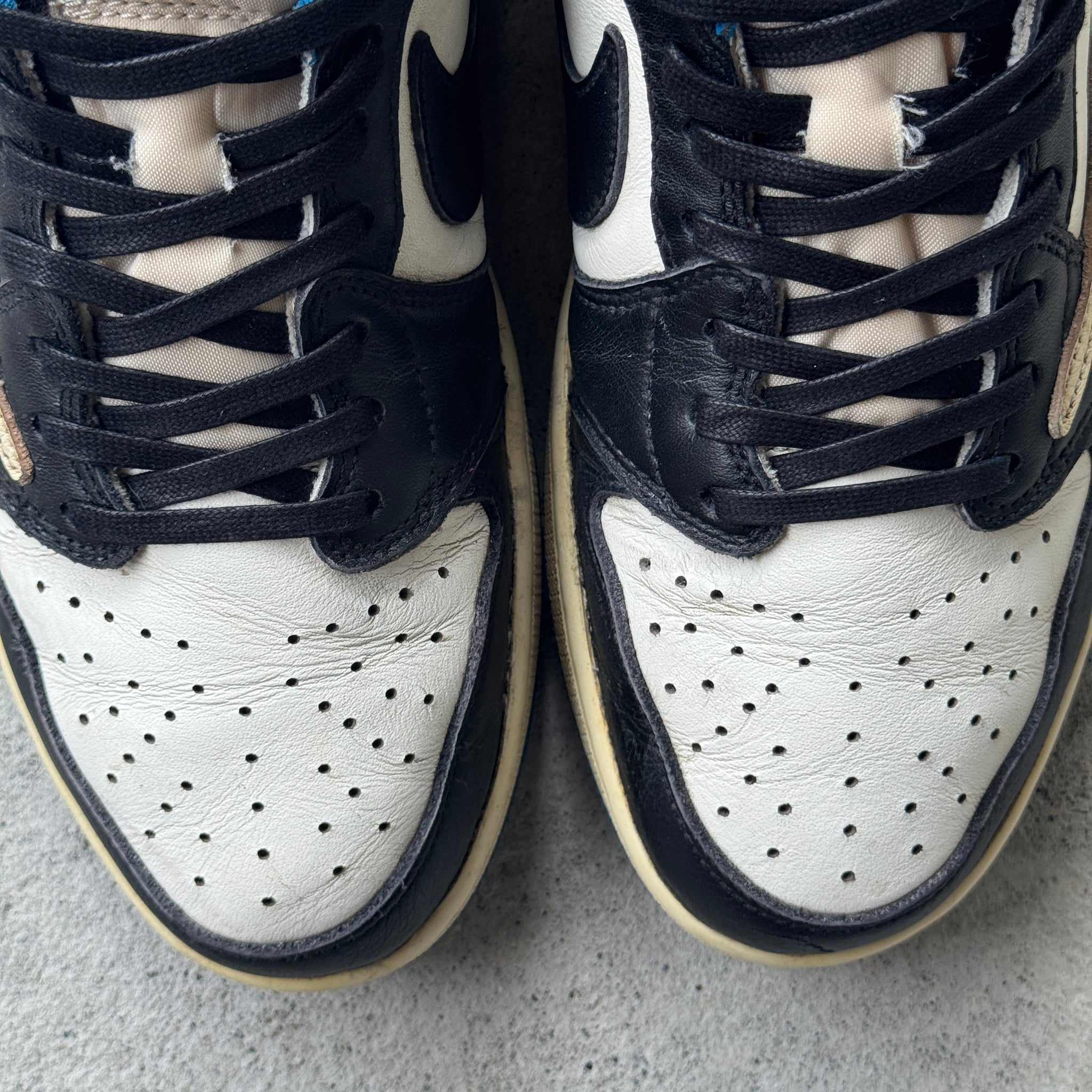 10 US - JORDAN 1 LOW TRAVIS SCOTT FRAGMENT W BOX 2021