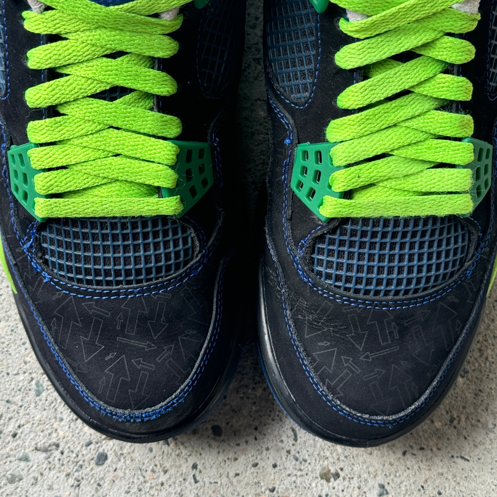 8.5 US - JORDAN 4 DOERNBECHER 2011