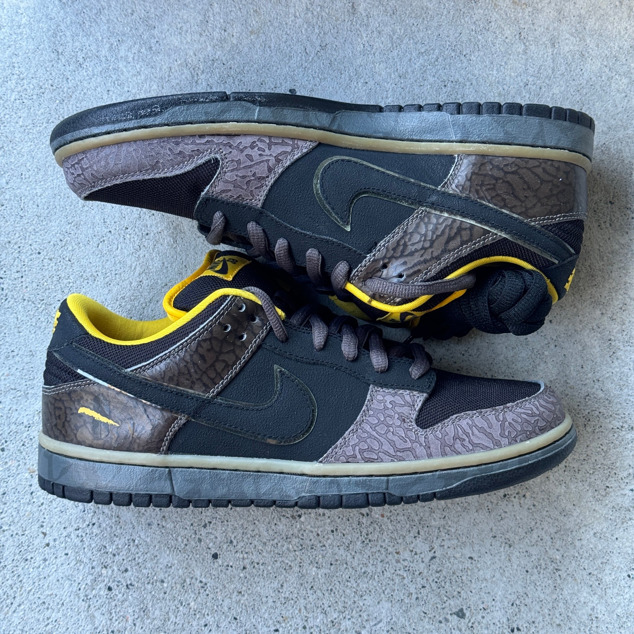 8.5 US - DS NIKE SB DUNK LOW YELLOW CURB W BOX 2010