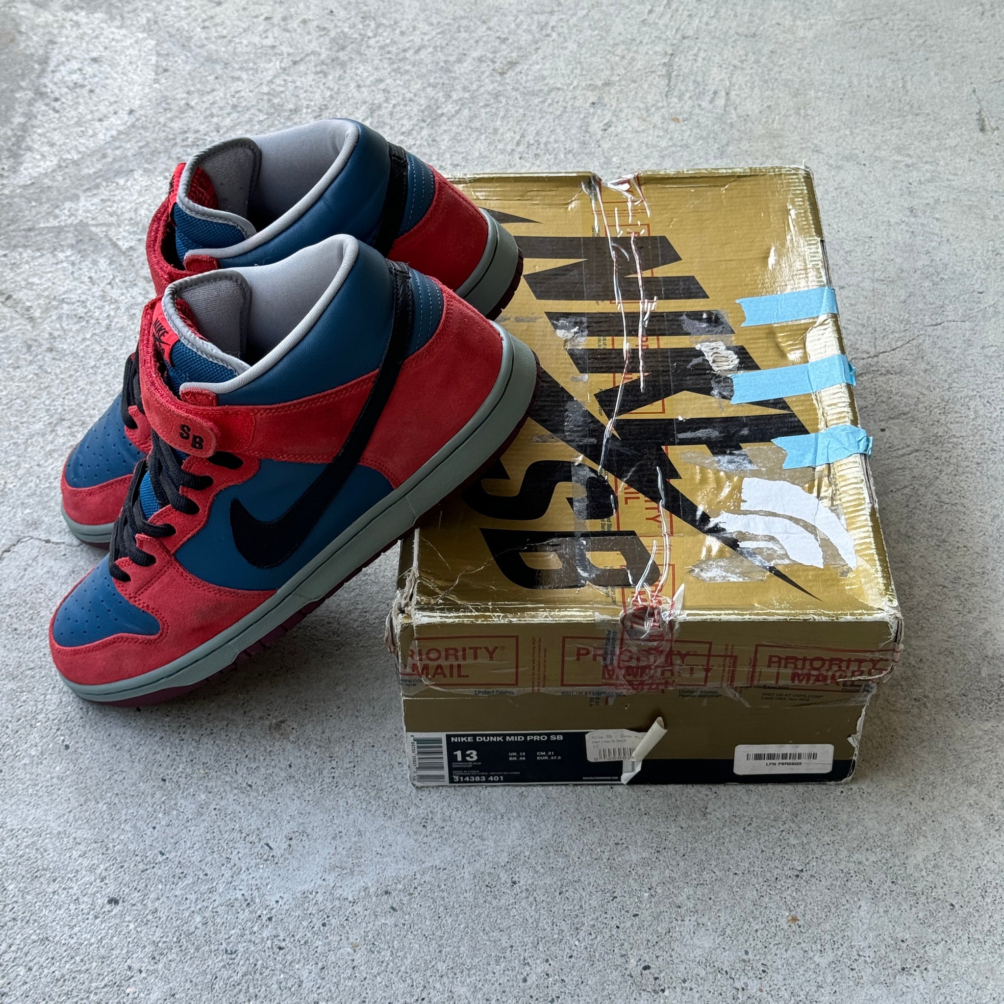 13 US - NIKE SB DUNK MID SPIDERMAN W BOX 2008