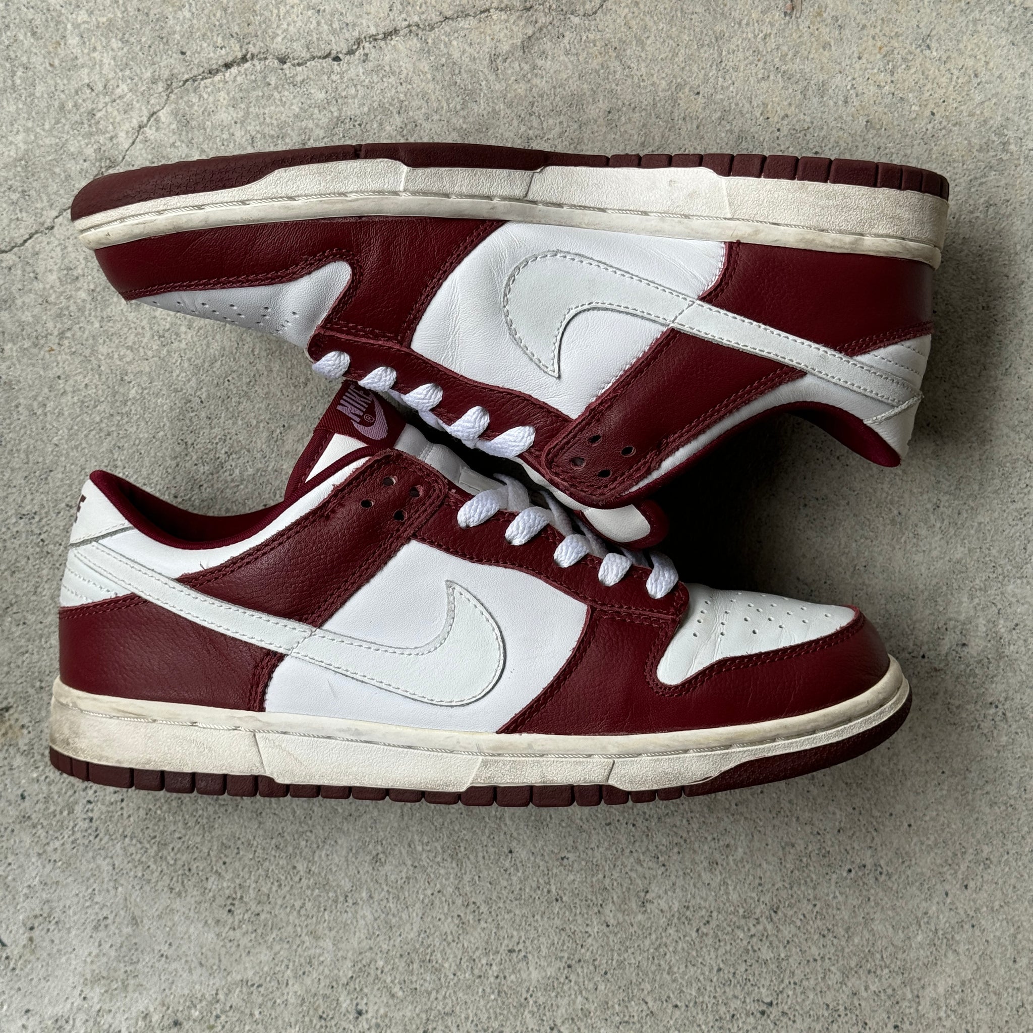 8.5 US - NIKE DUNK LOW PRO TEAM RED/WHITE W BOX 2003