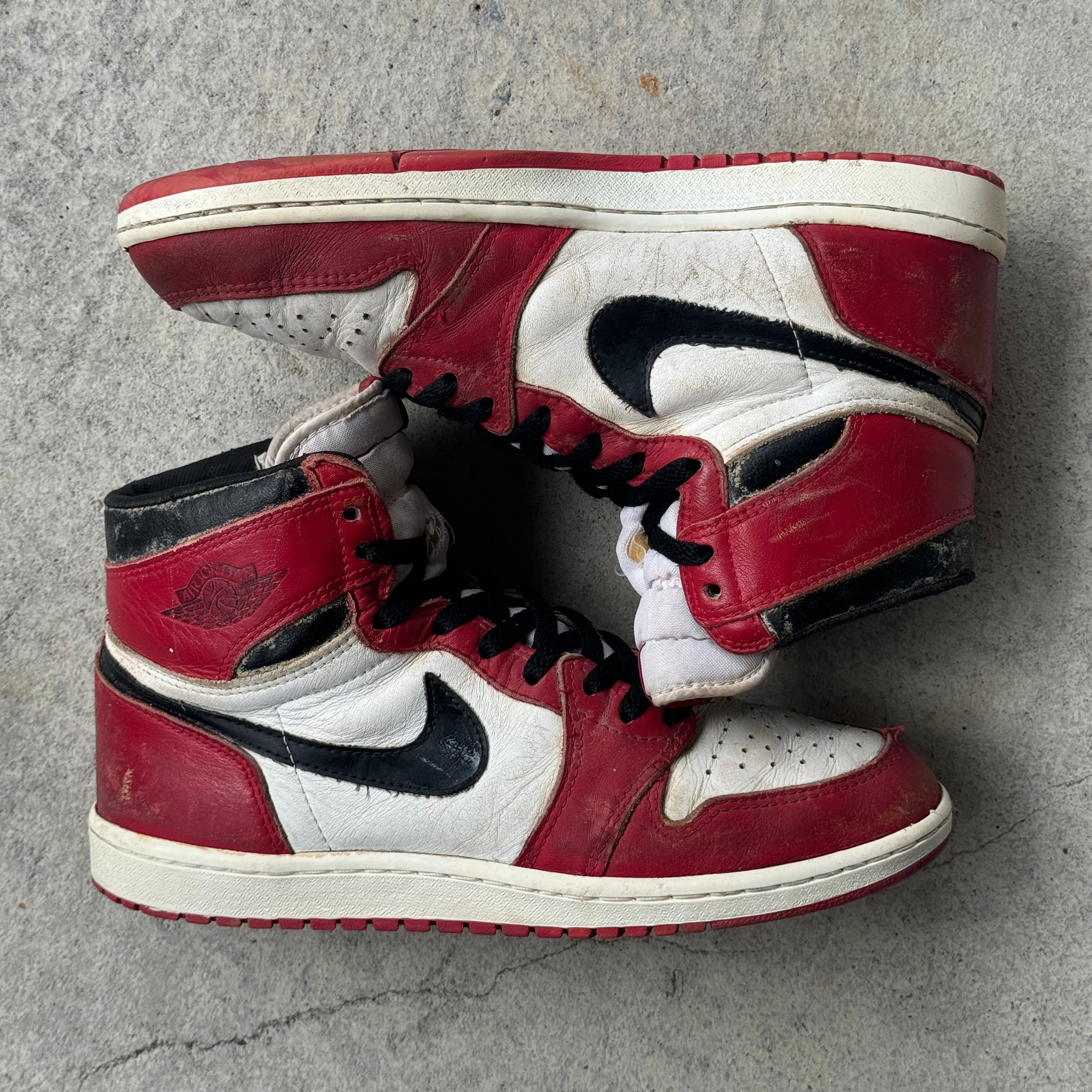 10 US - JORDAN 1 CHICAGO 1985