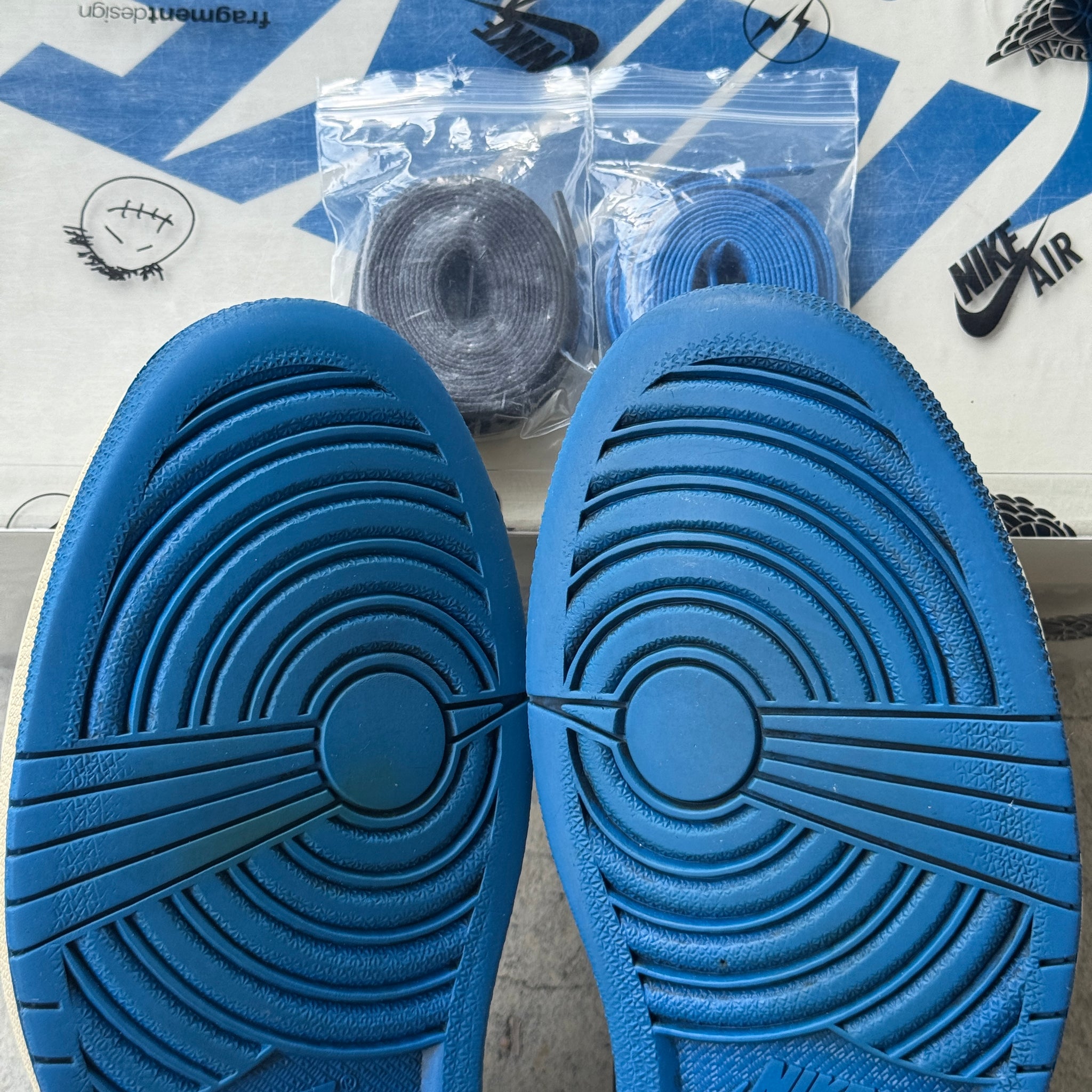 10 US - JORDAN 1 LOW TRAVIS SCOTT FRAGMENT W BOX 2021