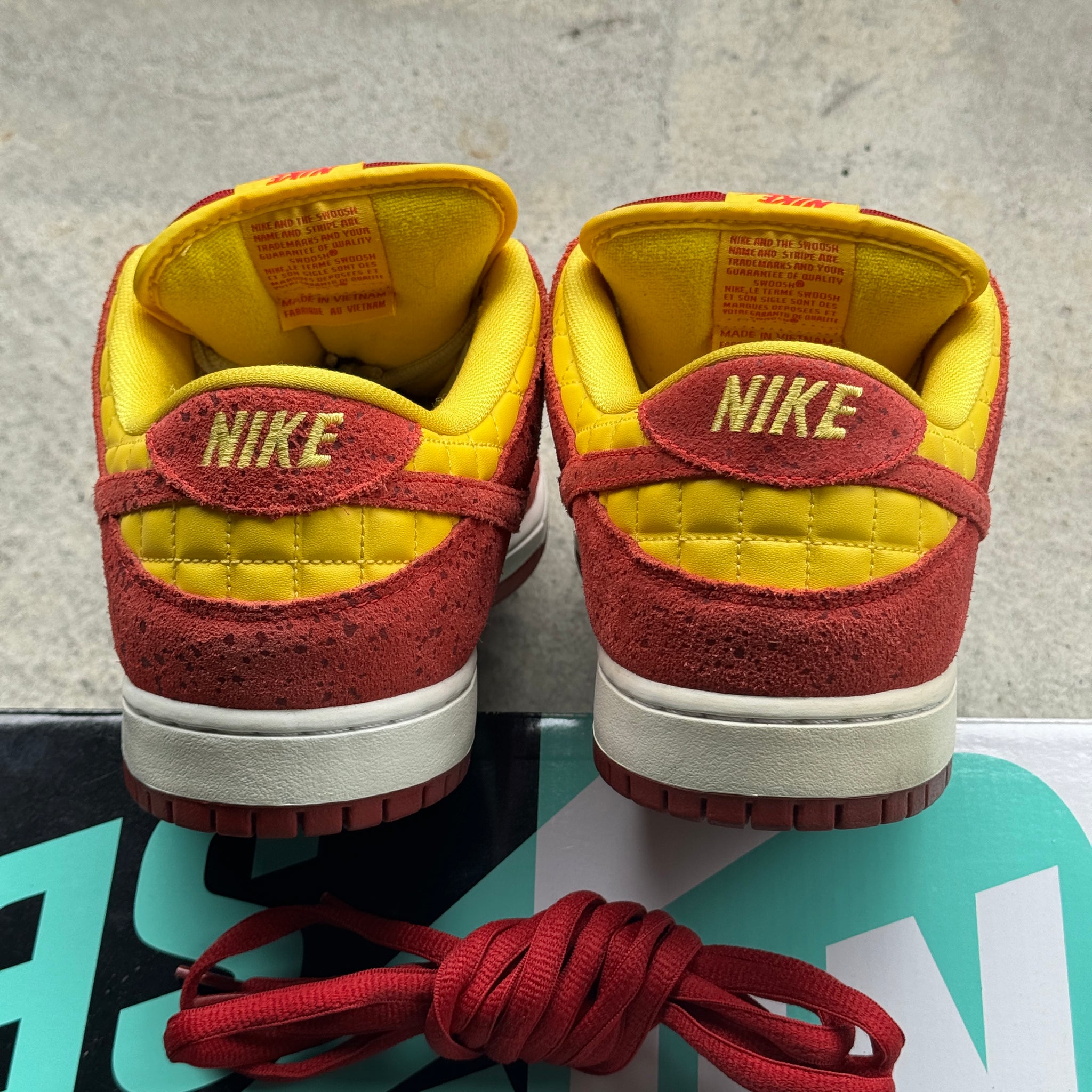 13 US - NIKE SB DUNK LOW CRAWFISH W BOX 2014