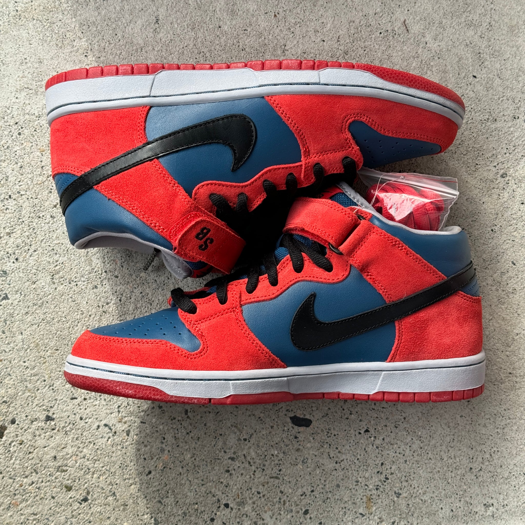 9.5 US - DS NIKE SB DUNK MID SPIDERMAN 2008