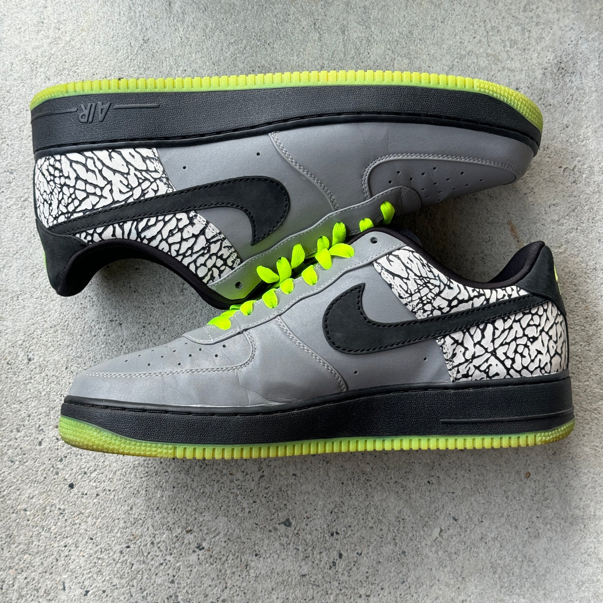 12 US - NIKE AIR FORCE 1 DJ CLARK KENT 112 W BOX 2008