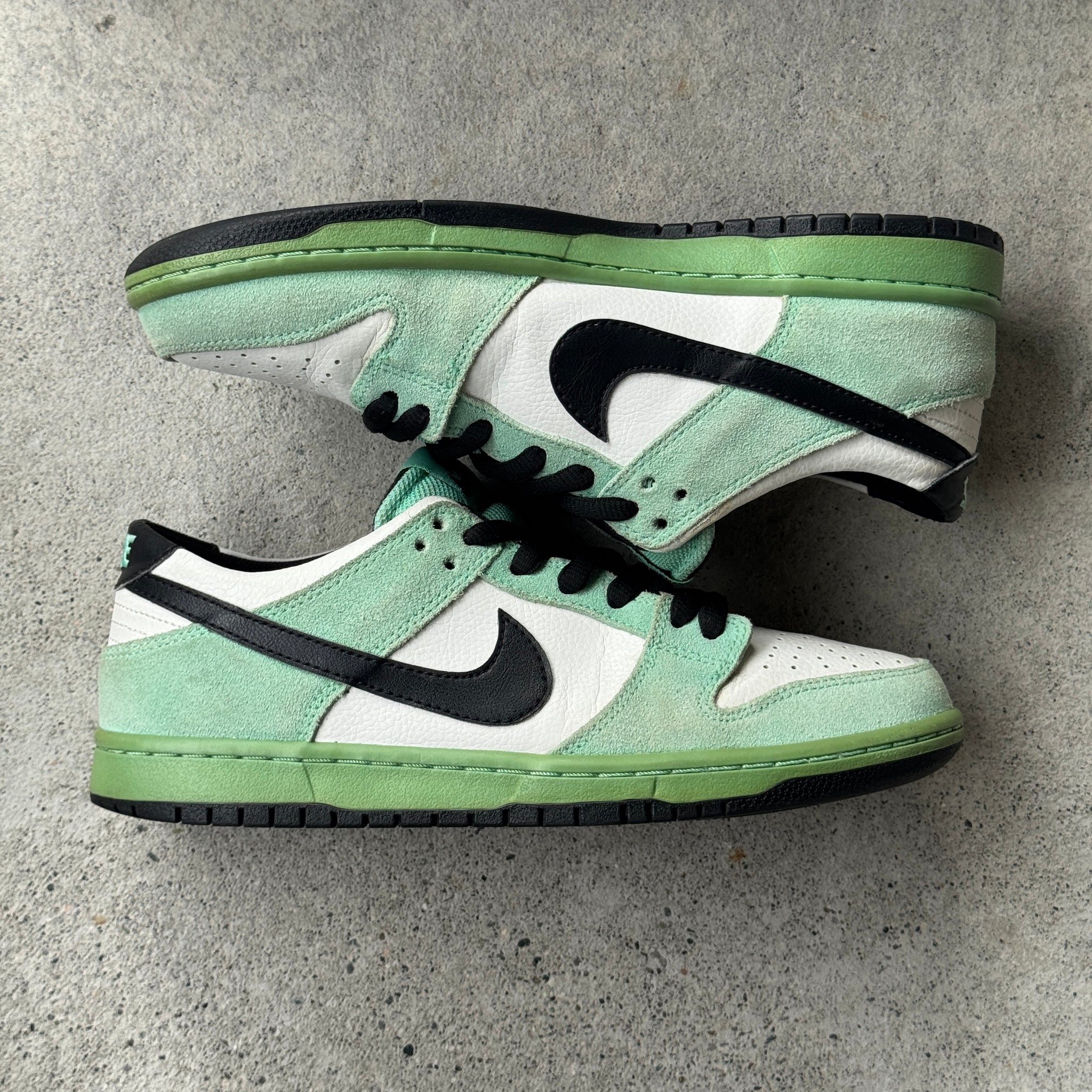 8.5 US - NIKE SB DUNK LOW SEA CRYSTAL 2016