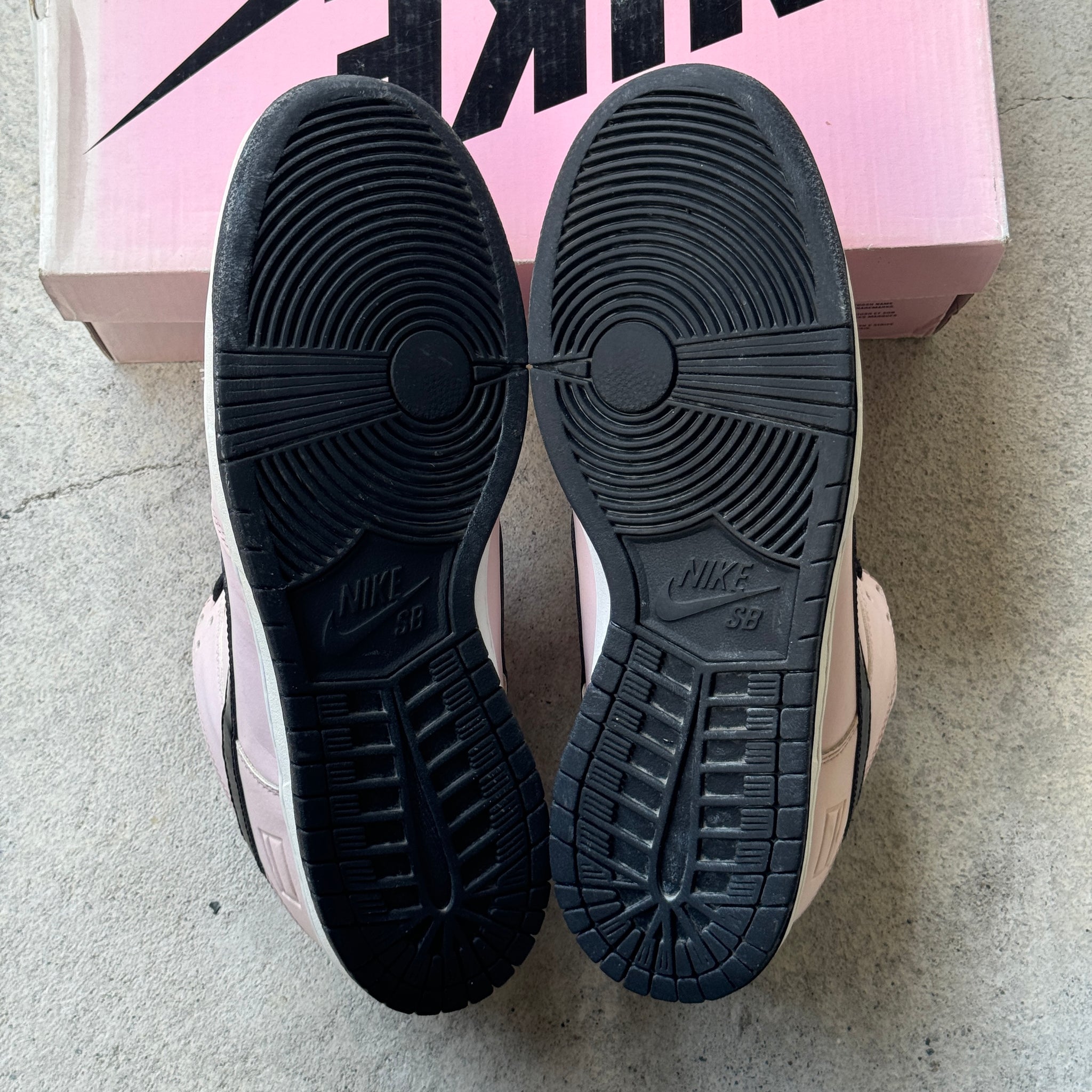 12 US - NIKE SB DUNK LOW PINK BOX W BOX 2016