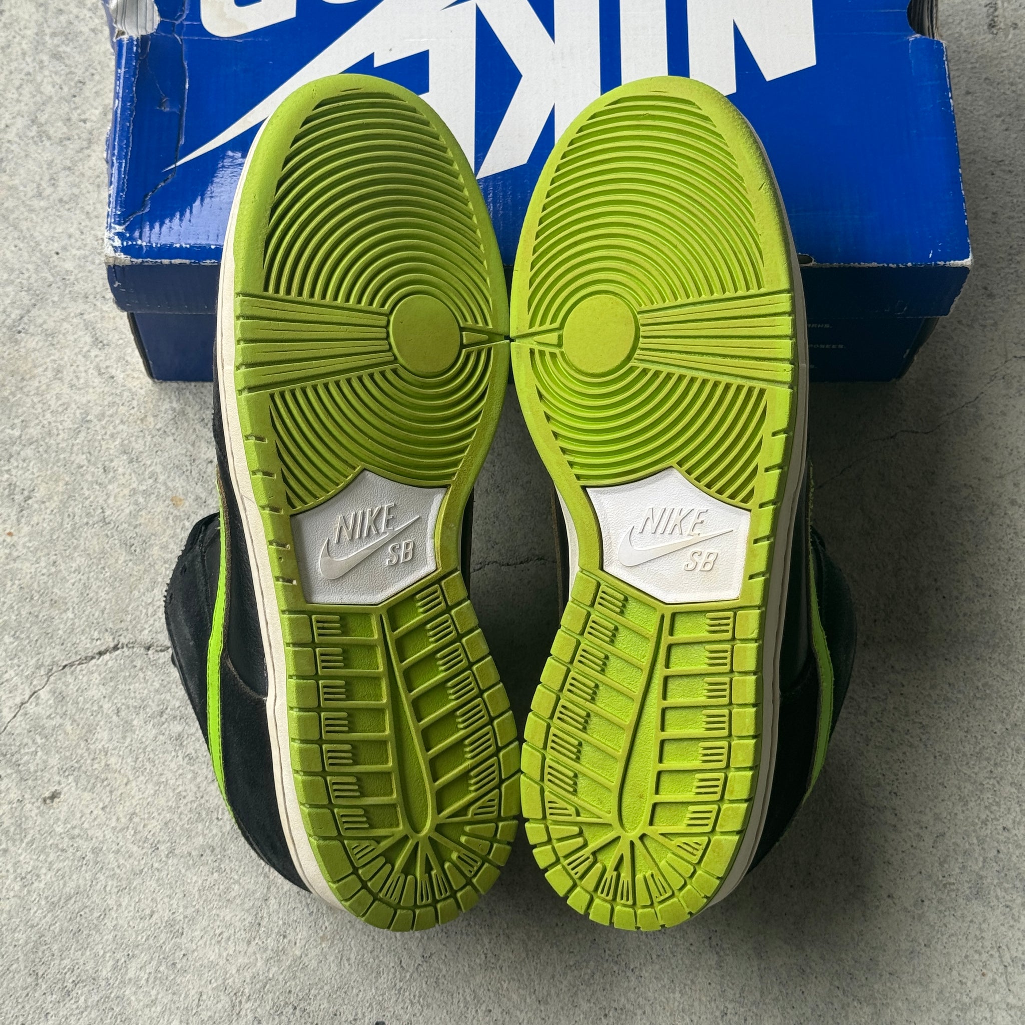 12 US - NIKE SB DUNK LOW JPACK NEON W BOX 2010