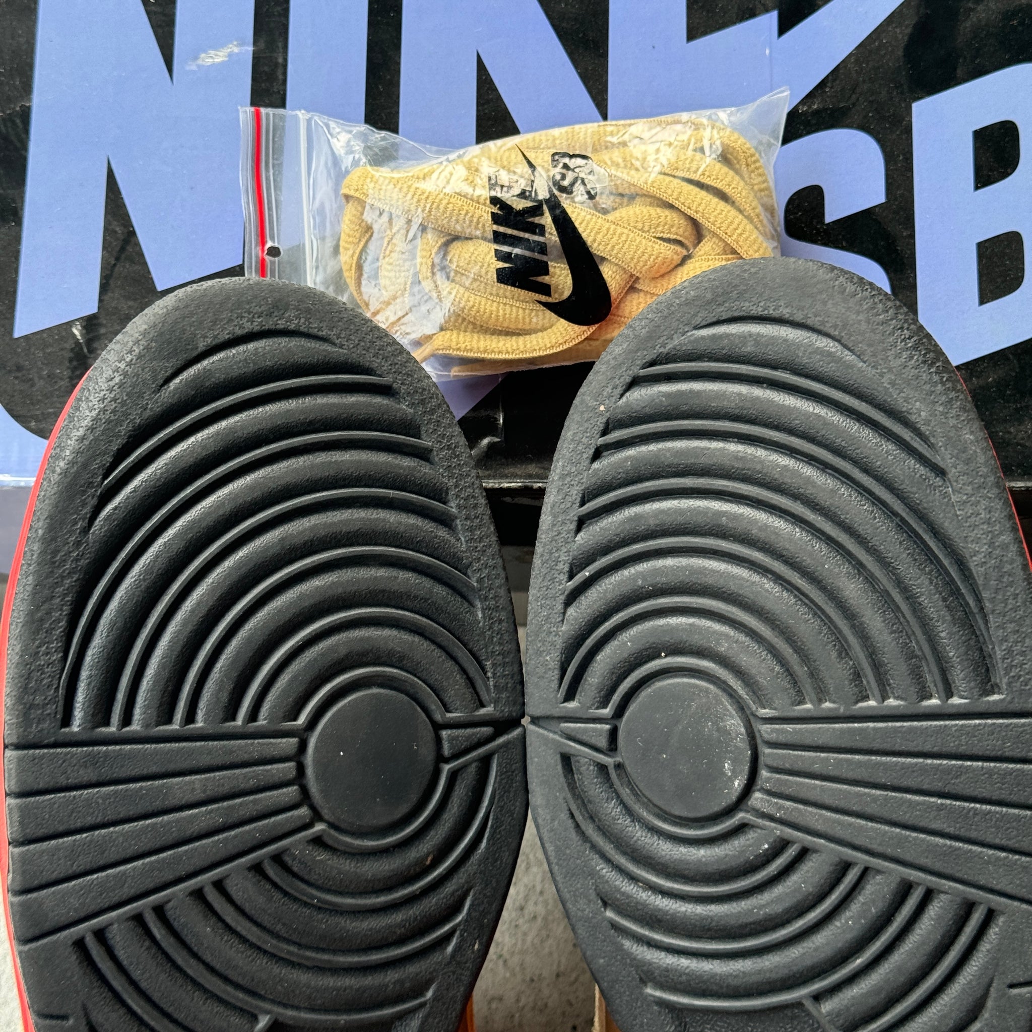 13 US - NIKE SB DUNK LOW MONEY CAT W BOX 2007